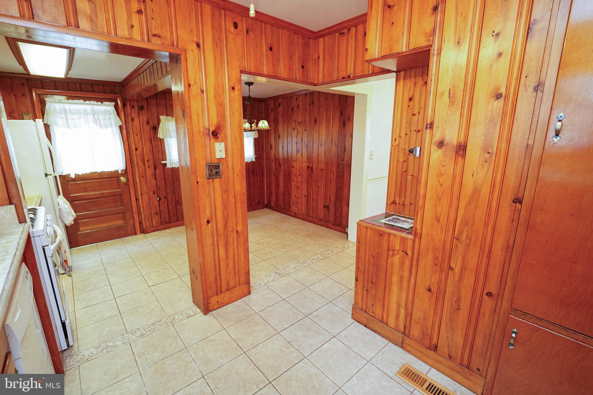 CAMDEN AVE. - Residential