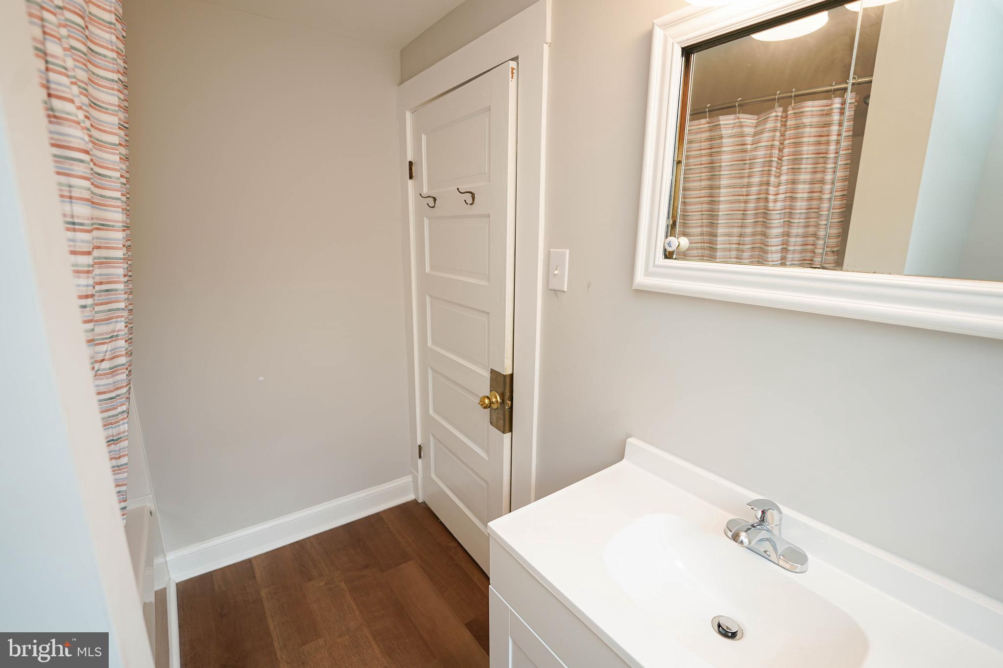 CAMDEN AVE. - Residential