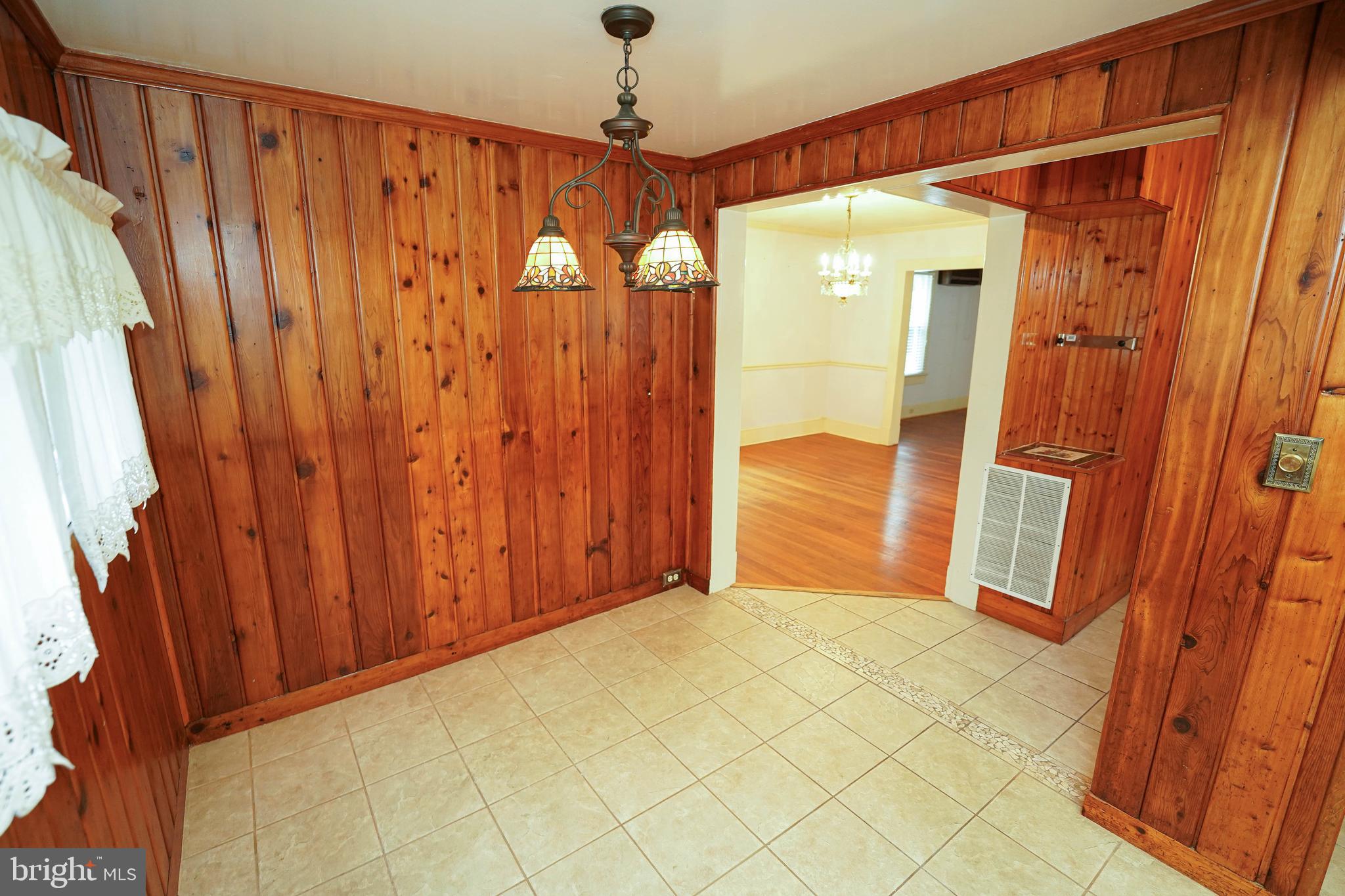 CAMDEN AVE. - Residential