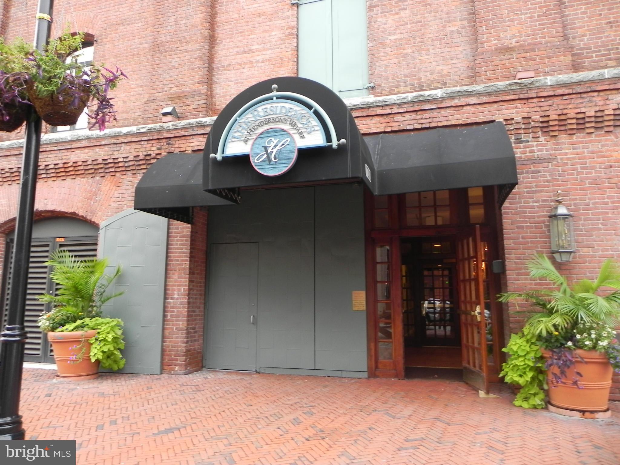 HENDERSON'S WHARF - Residential Lease