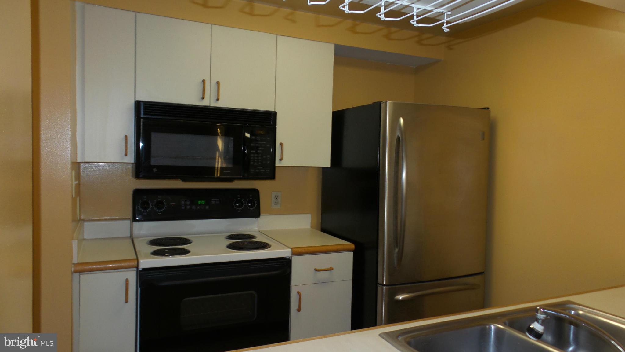 HENDERSON'S WHARF - Residential Lease