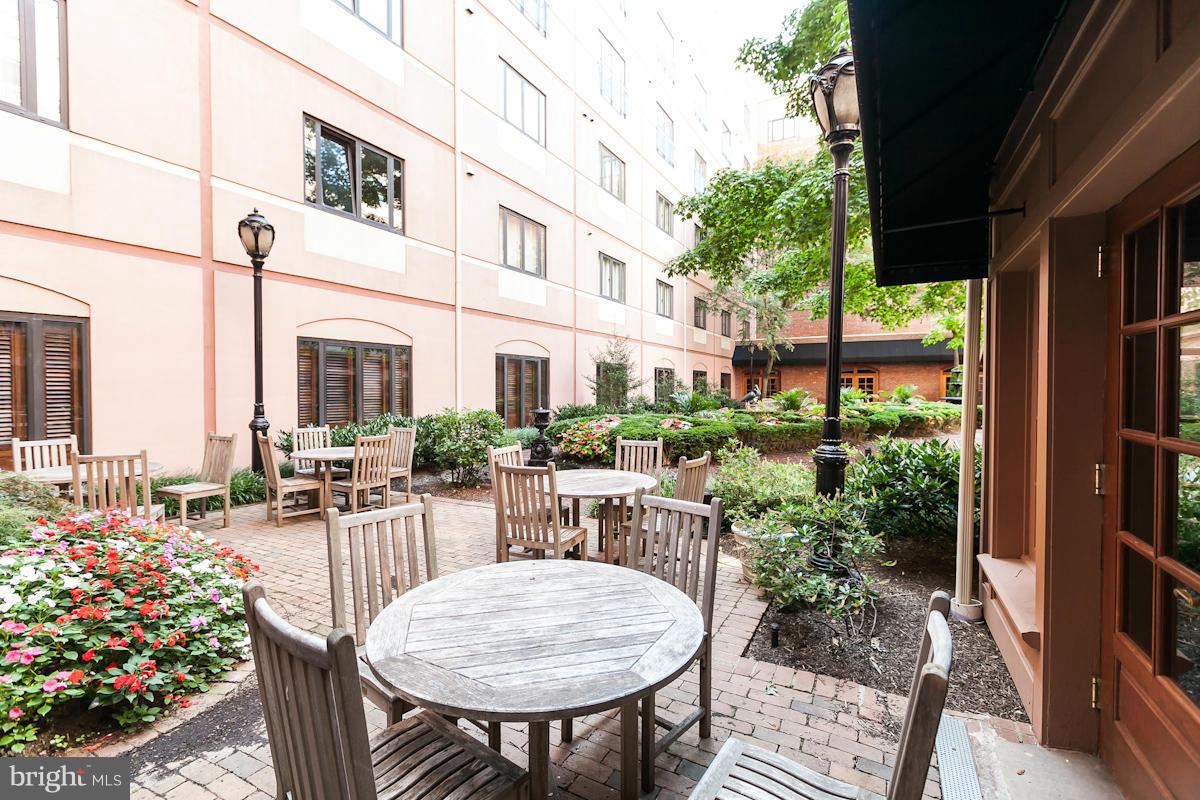 HENDERSON'S WHARF - Residential Lease