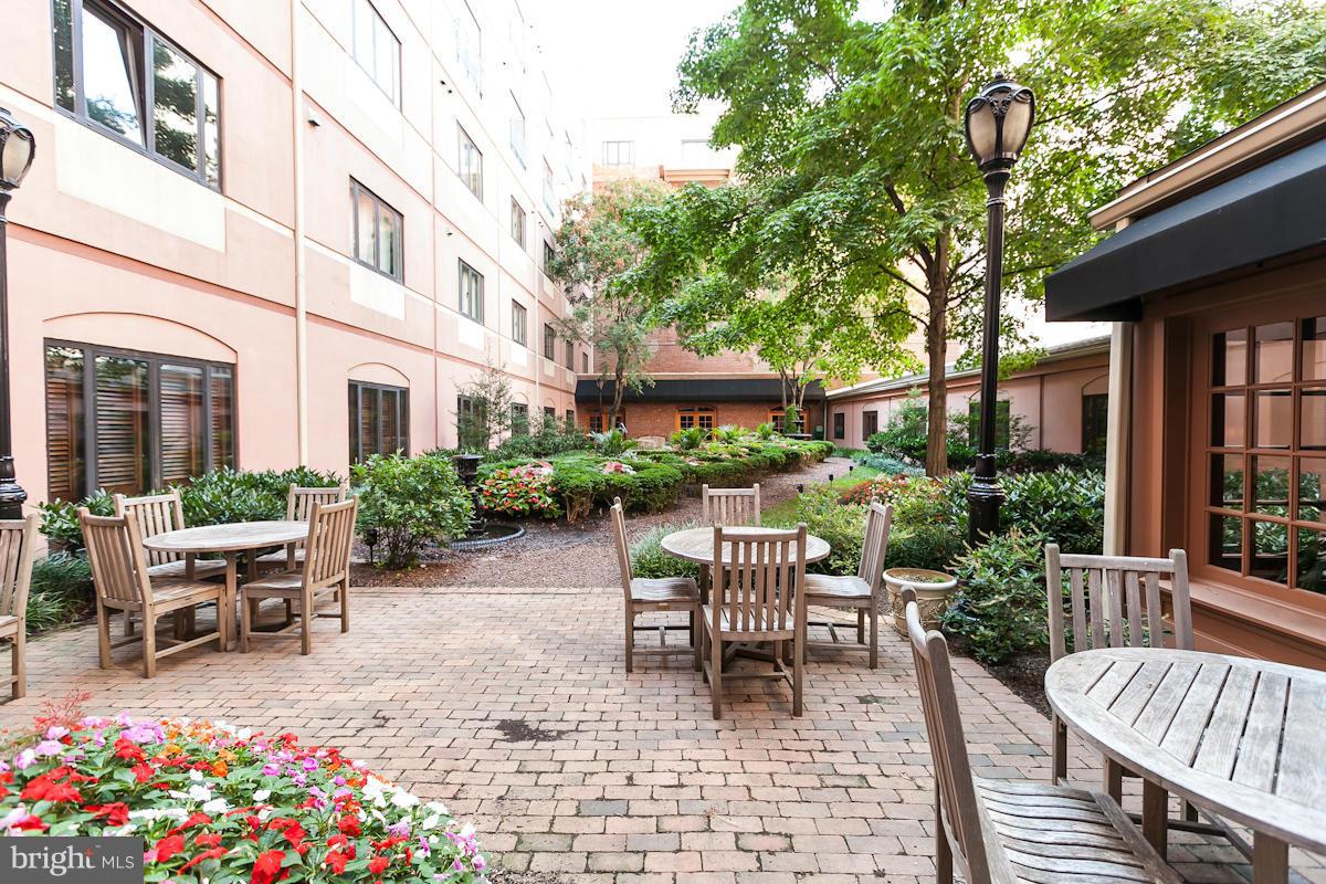 HENDERSON'S WHARF - Residential Lease