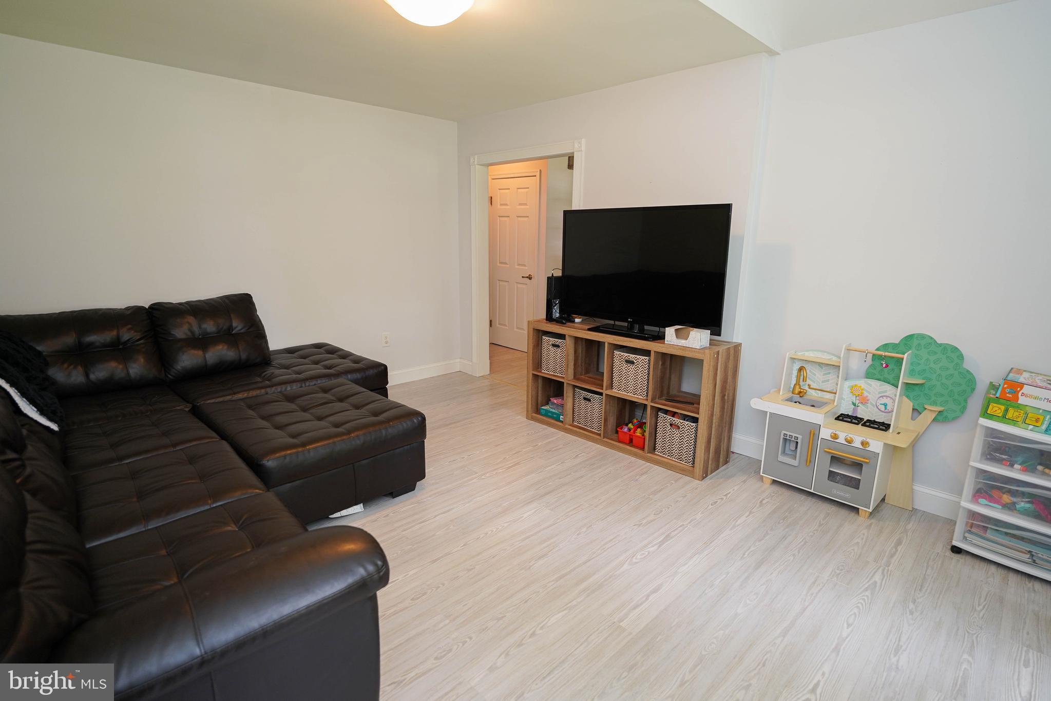 NEVINS MILL - Residential