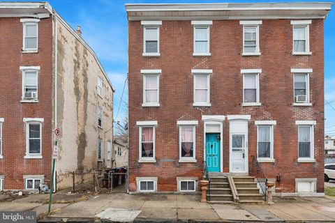 Townhouse For Sale - 665 Corson Street<br/> NORRISTOWN, PA 19401