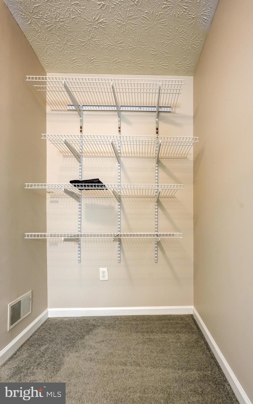 WYNDEMERE II - Residential Lease