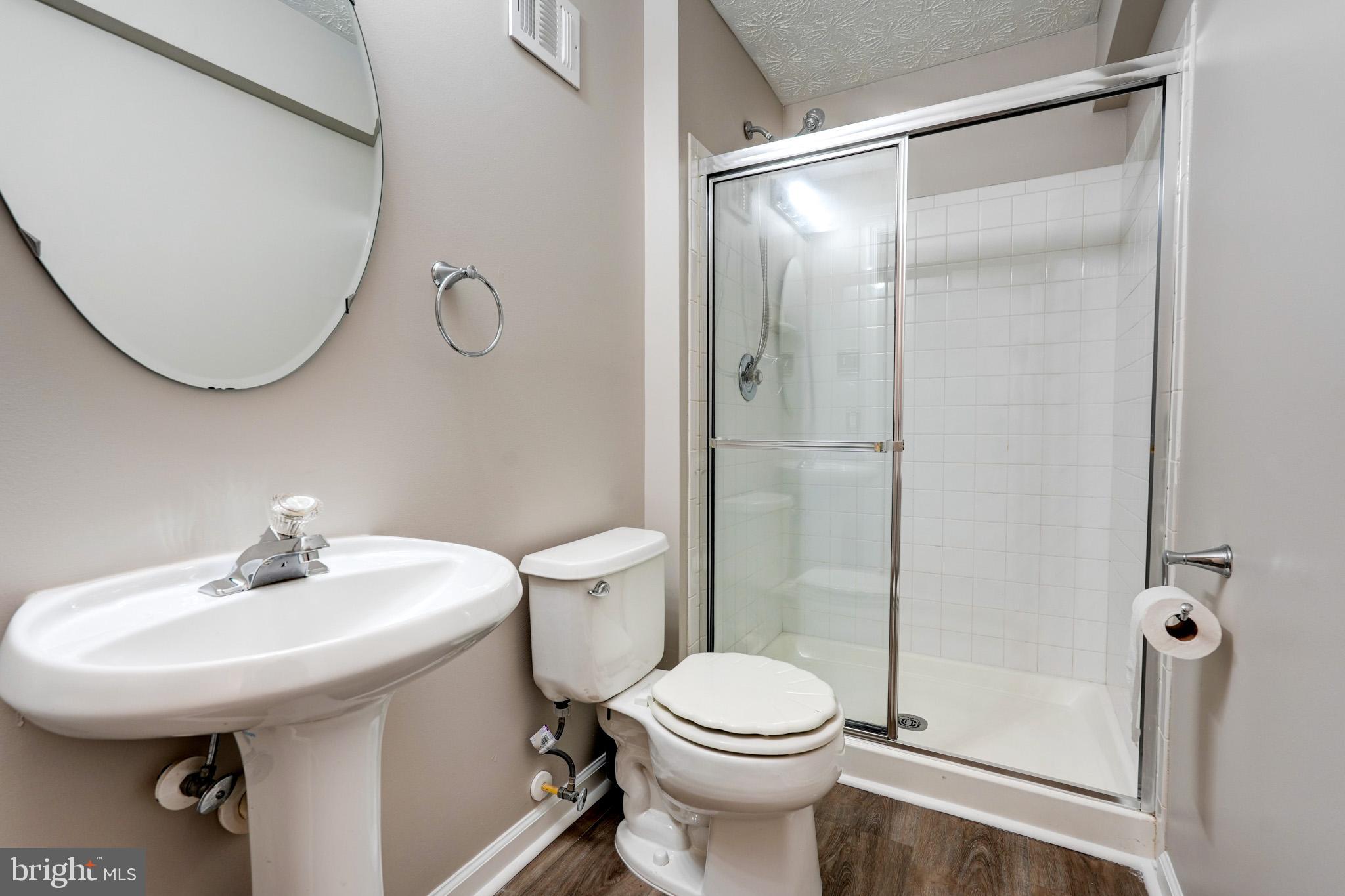 WYNDEMERE II - Residential Lease