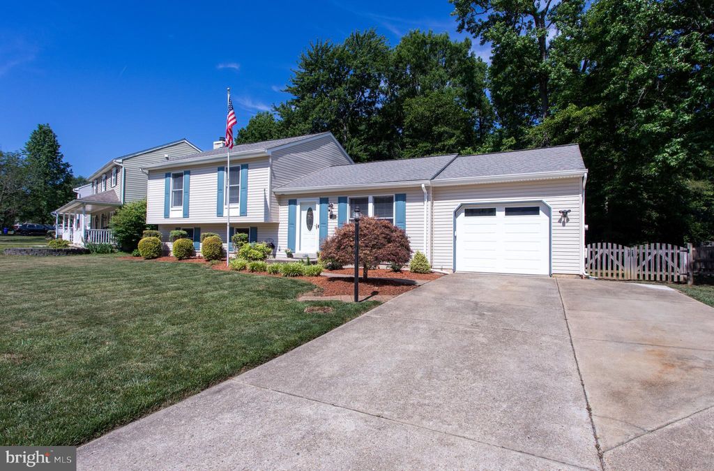 Photo of 6875 Kangaroo Drive, WALDORF, MD 20603 (MLS # MDCH2055314)