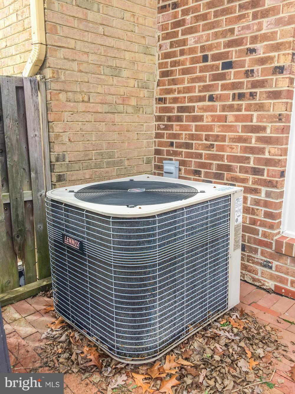 GEORGETOWN HOUSES - Residential Lease