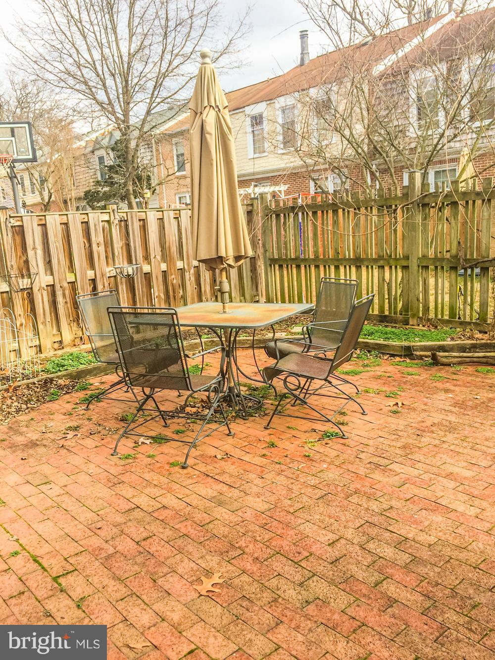 GEORGETOWN HOUSES - Residential Lease