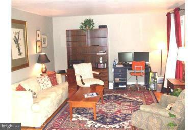 GEORGETOWN HOUSES - Residential Lease