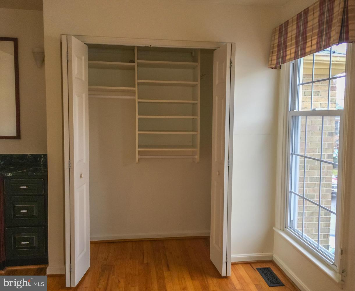 GEORGETOWN HOUSES - Residential Lease