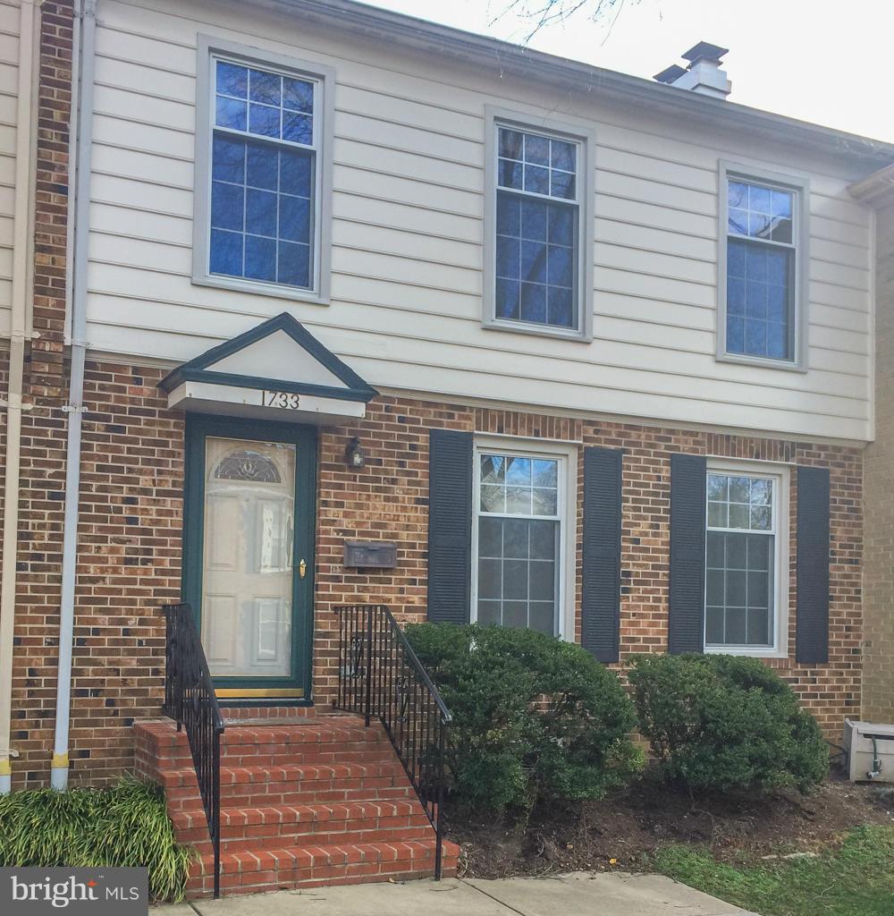 GEORGETOWN HOUSES - Residential Lease