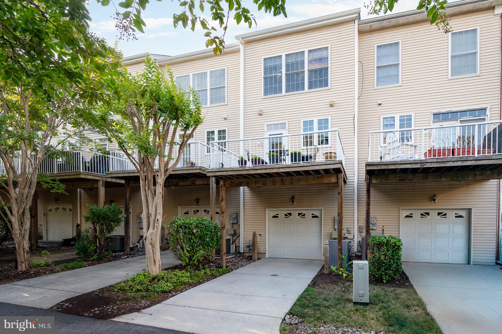 SOUTH RIDING - Residential