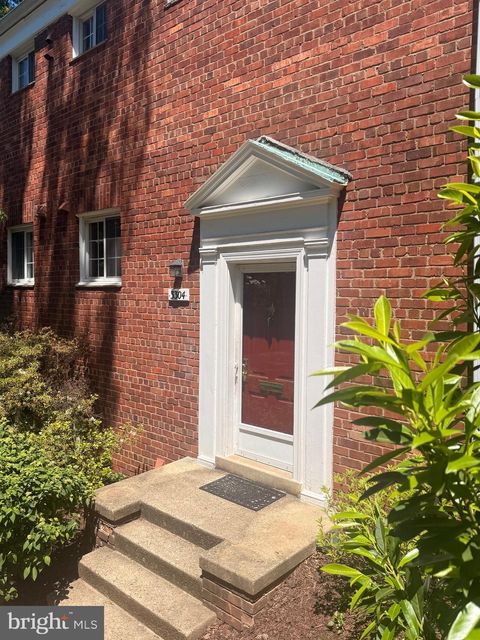 Photo of 3304 Gunston Road, ALEXANDRIA, VA 22302 (MLS # VAAX2059590)