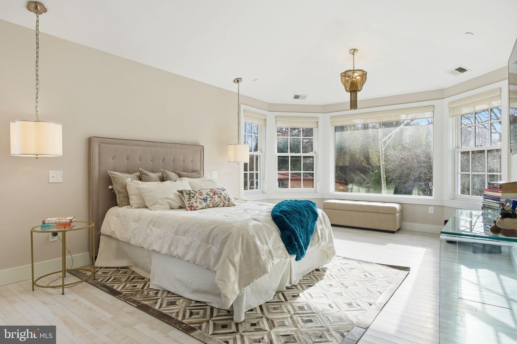 MURRAY HILL - Residential