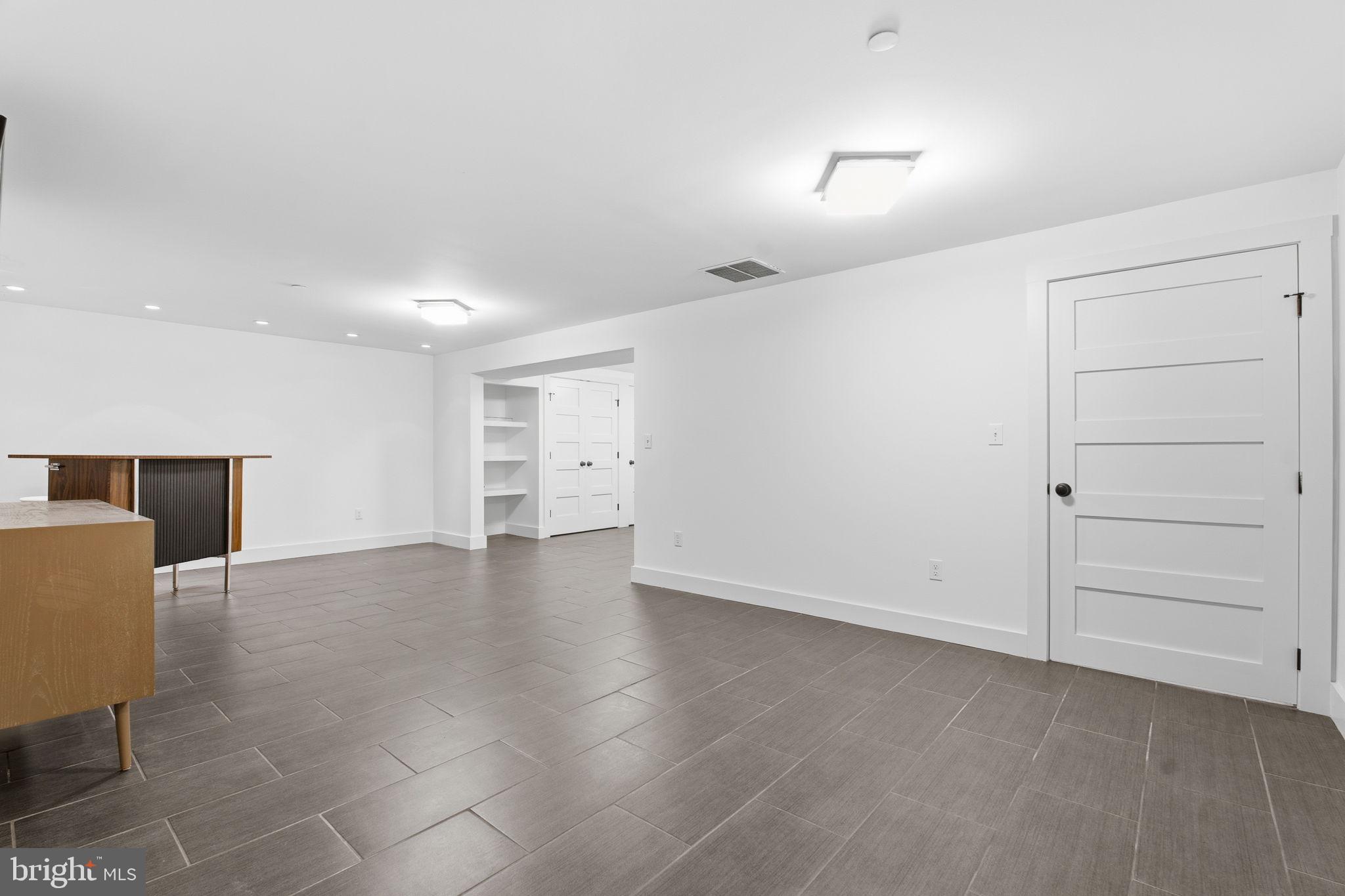 MURRAY HILL - Residential