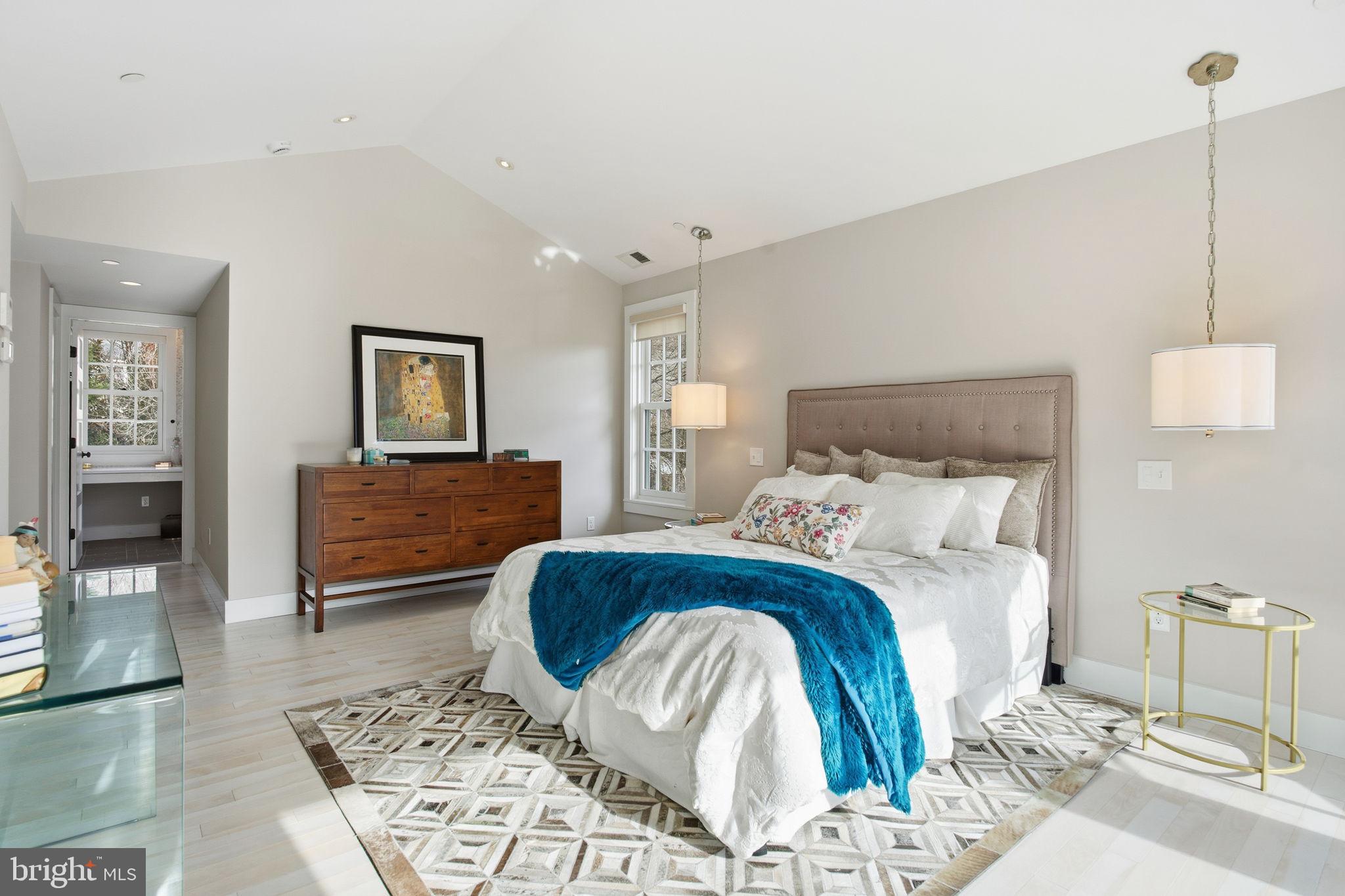 MURRAY HILL - Residential