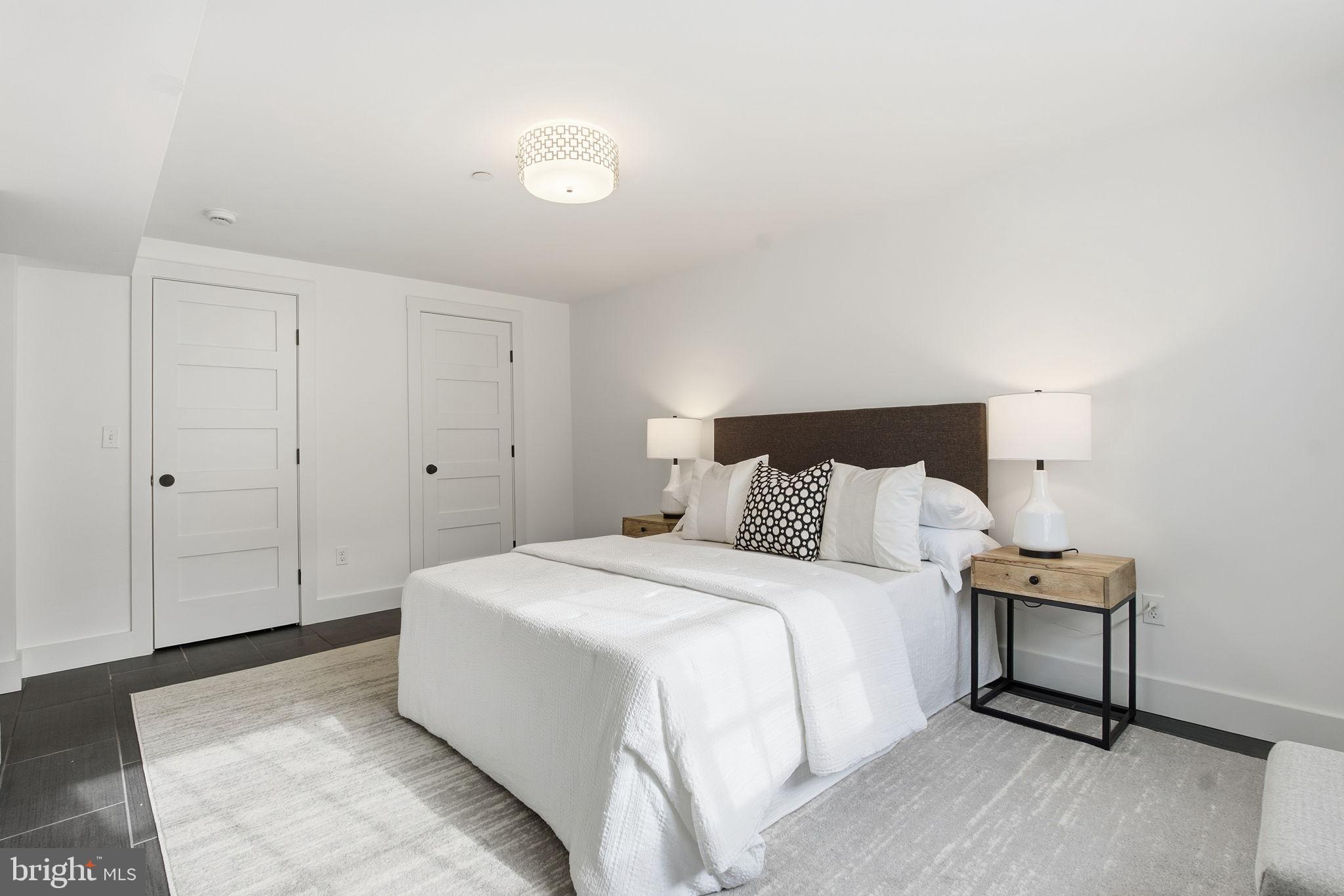 MURRAY HILL - Residential