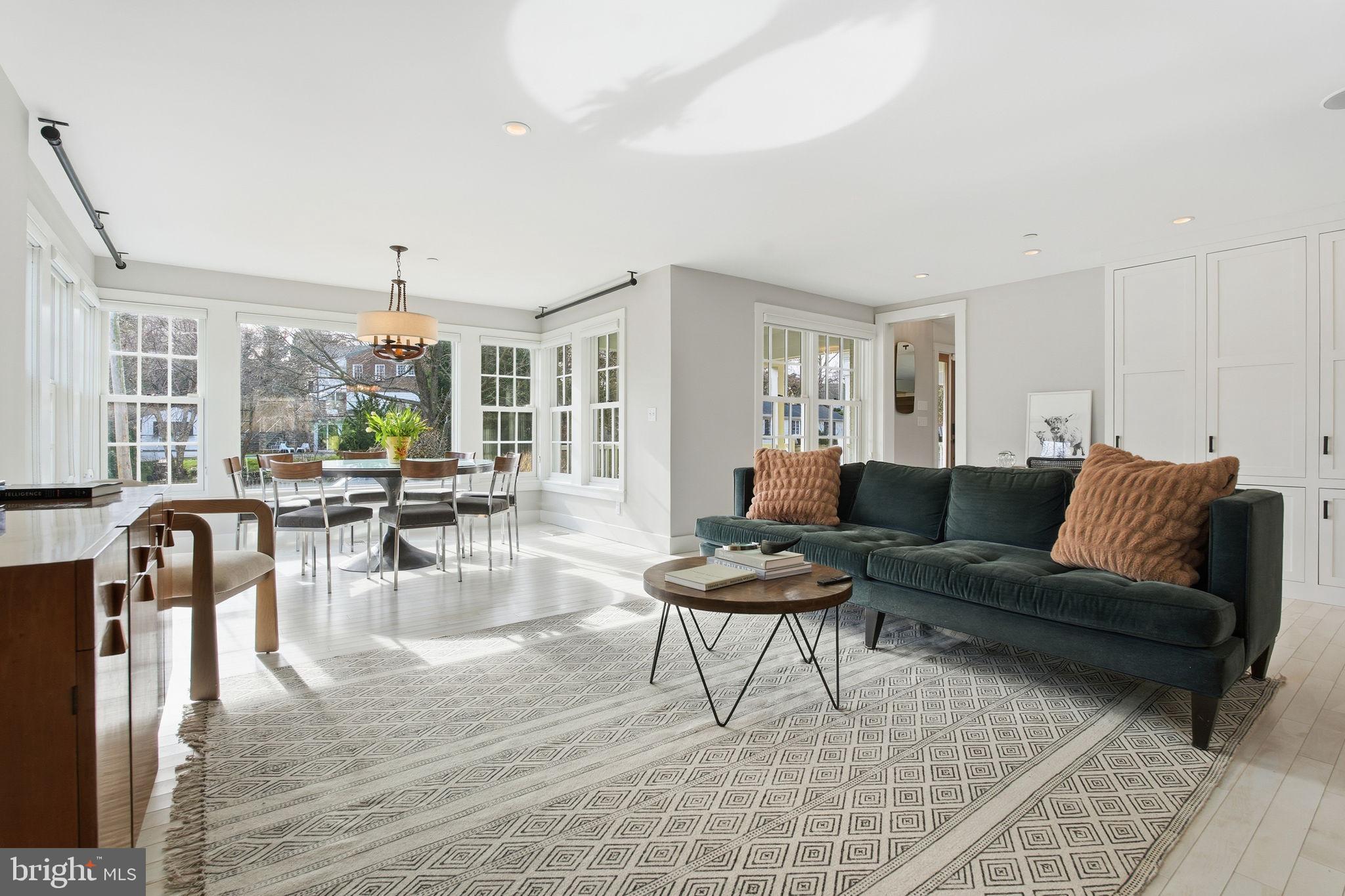 MURRAY HILL - Residential