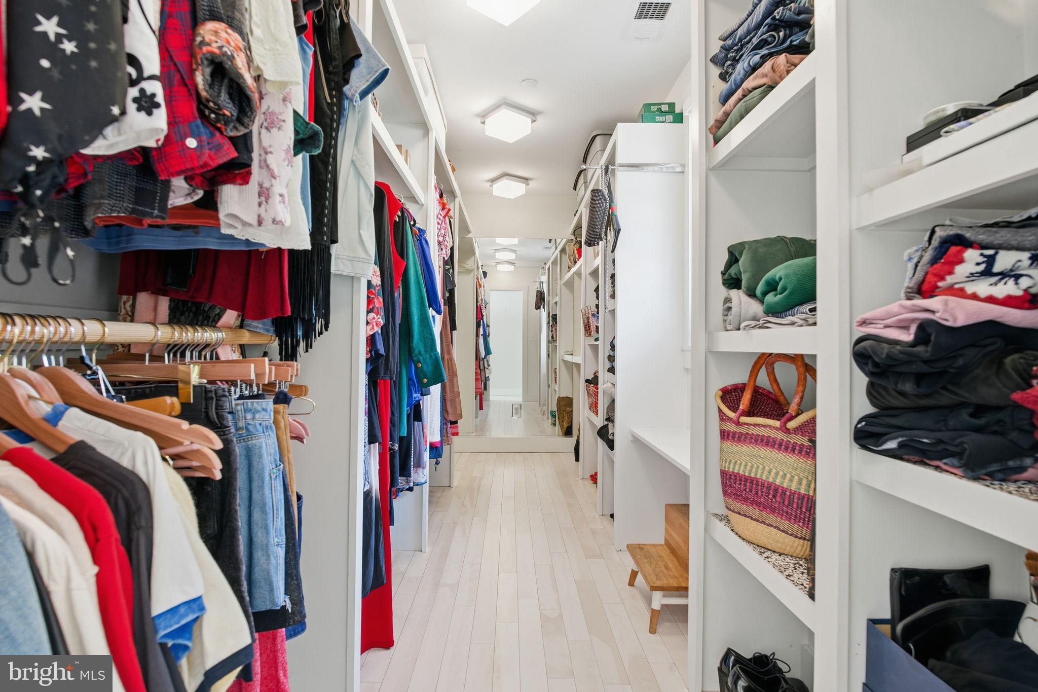 MURRAY HILL - Residential