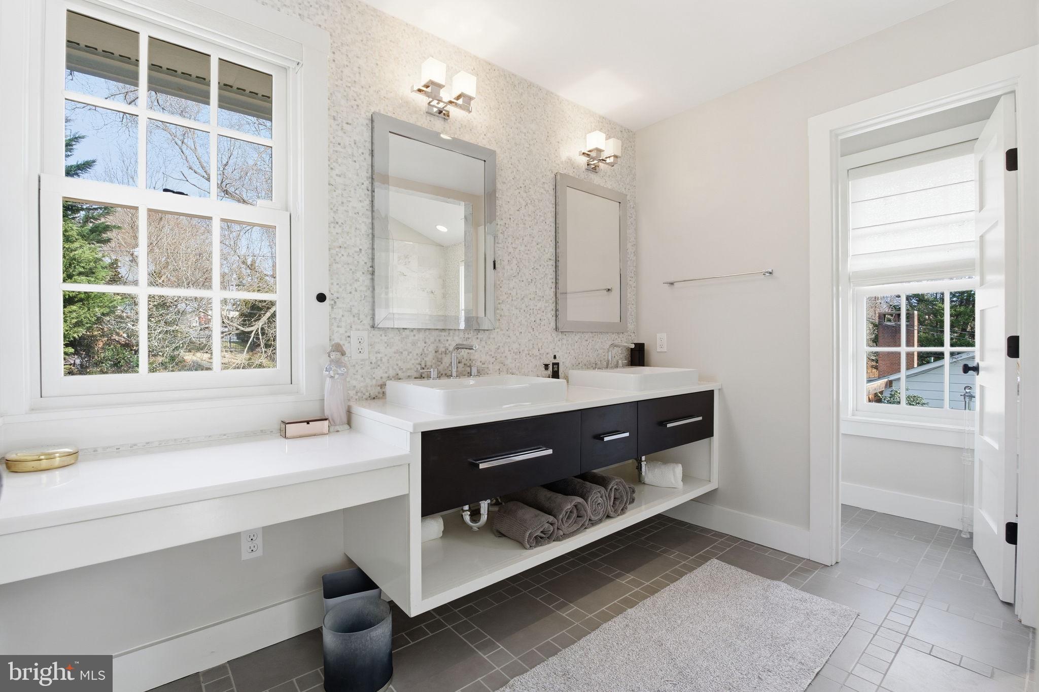 MURRAY HILL - Residential