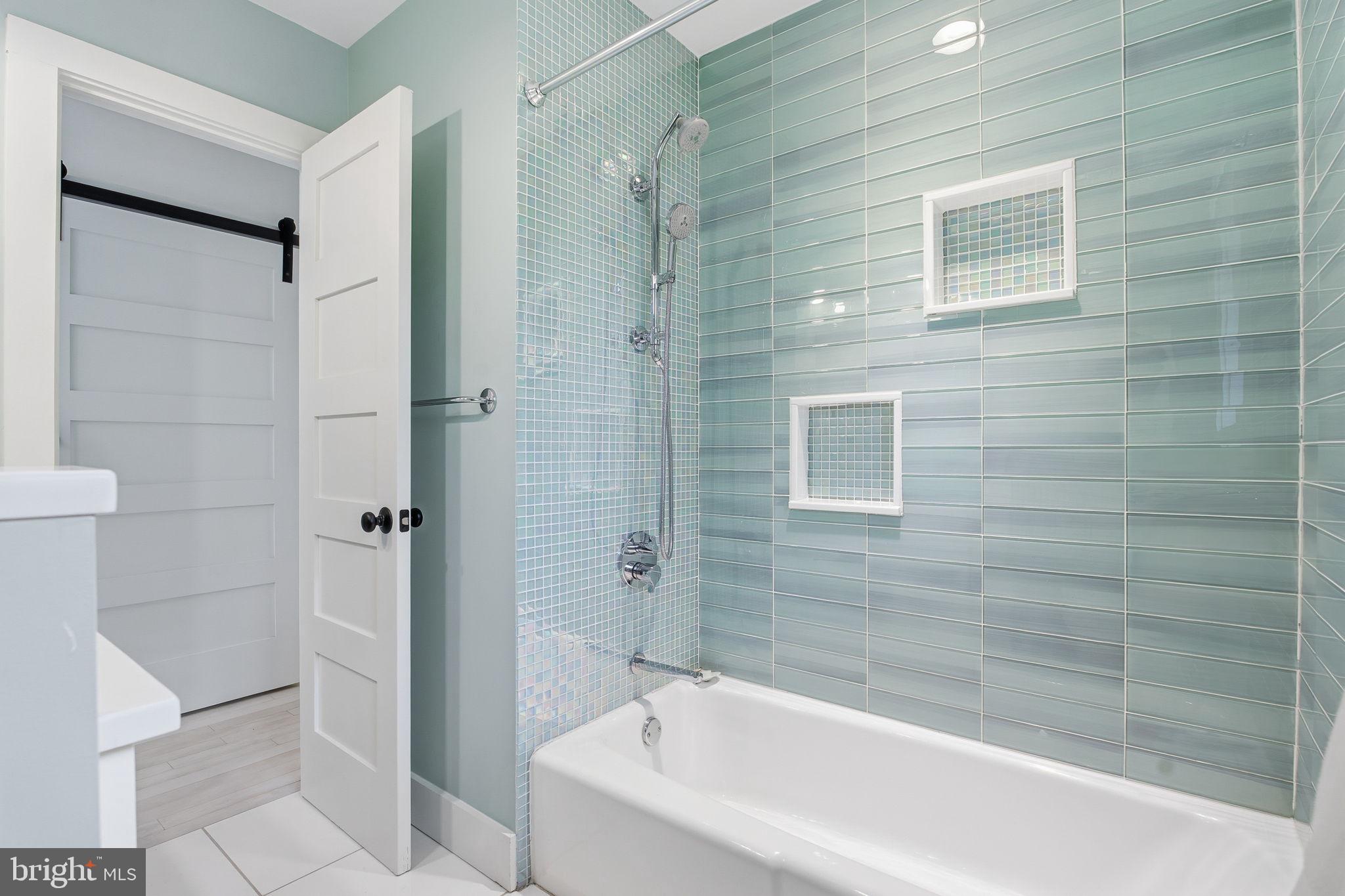 MURRAY HILL - Residential