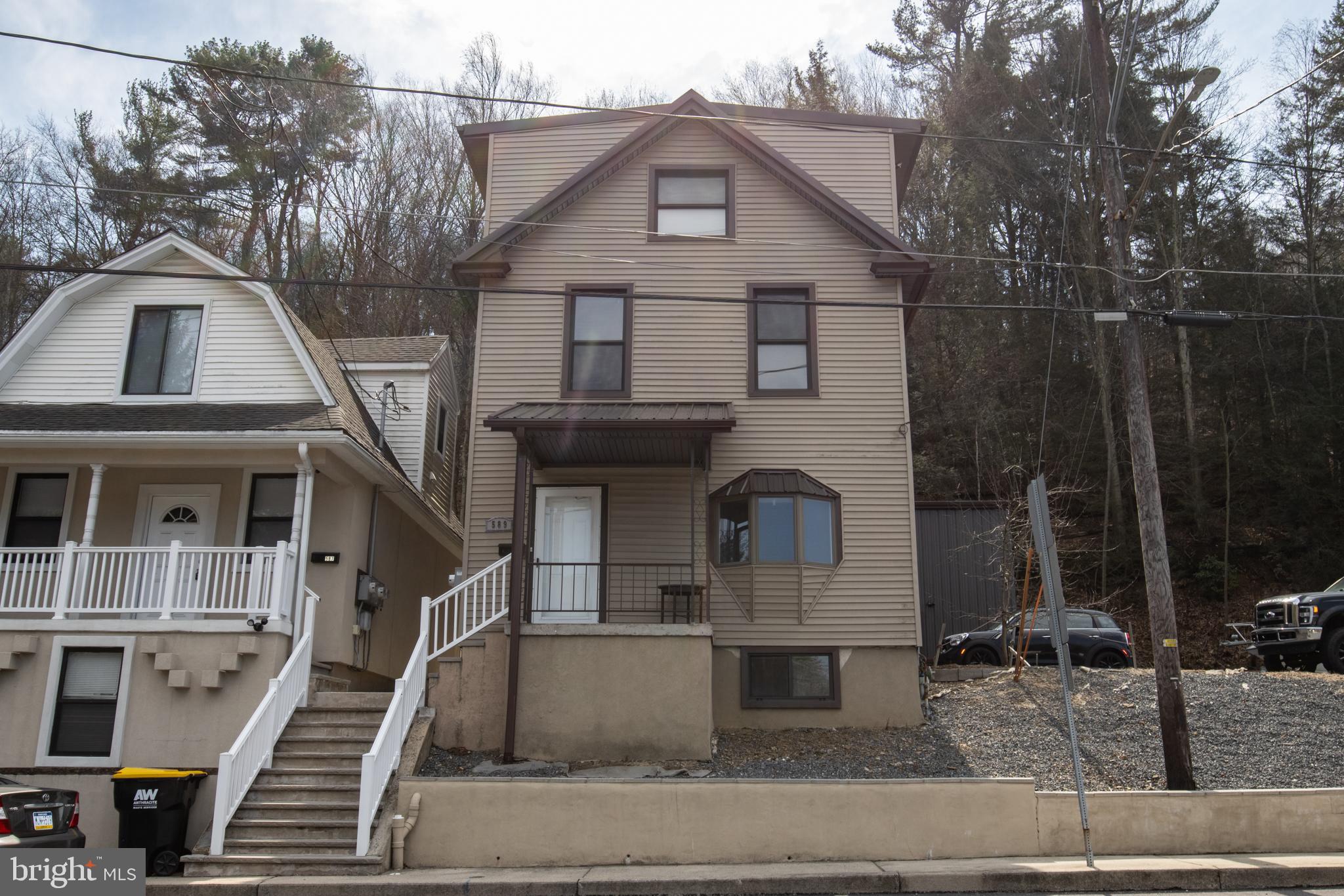 Credit Check Required. Gorgeous Apartment For Rent in Pottsville, PA. 5 bedrooms, 3 Bathrooms. Impressive renovation. Hardwood floors throughout. Massive 24x36 Heated Garage included w/ oversized 14x24 door. Easy access to Highway 61 & 81 for travel. Less than 3 hours from NYC & Philly. 3 State Parks within 30 miles. No pets or smoking allowed. Tenant pays water, sewer, garbage, snow removal & electric. Landlord pays heat, grass cutting, gas. Application, credit check & background check required for all showings. Call for more info.
