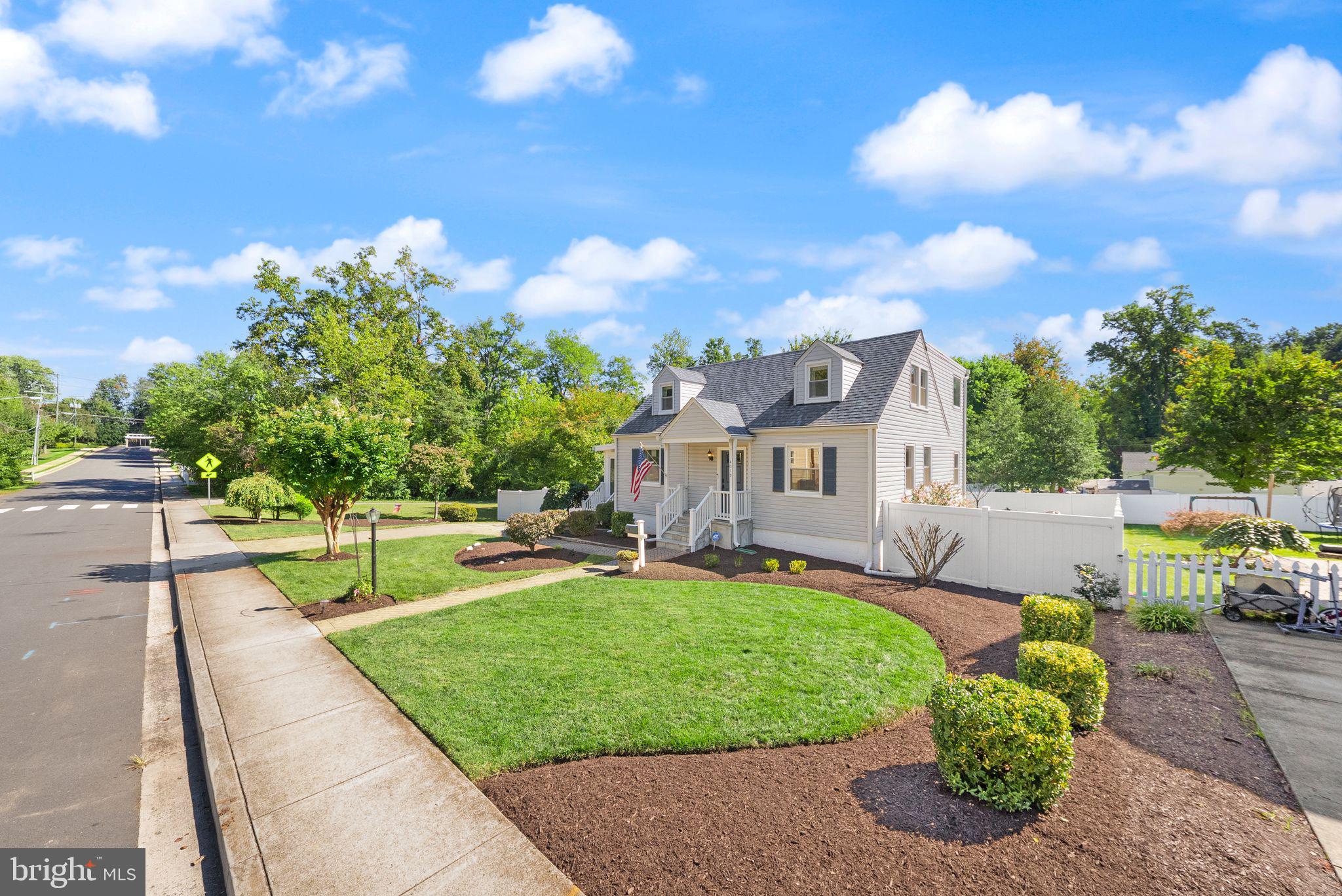 4019 POPLAR STREET
