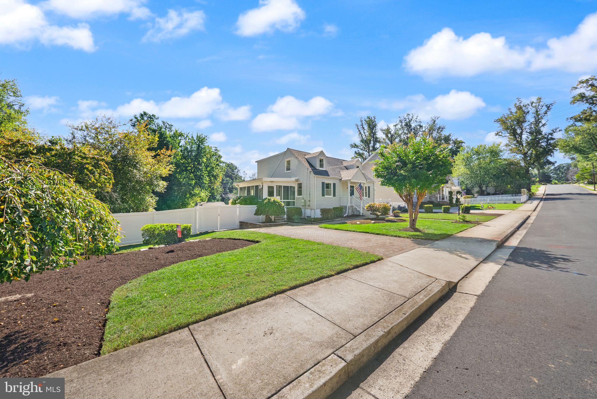 4019 POPLAR STREET