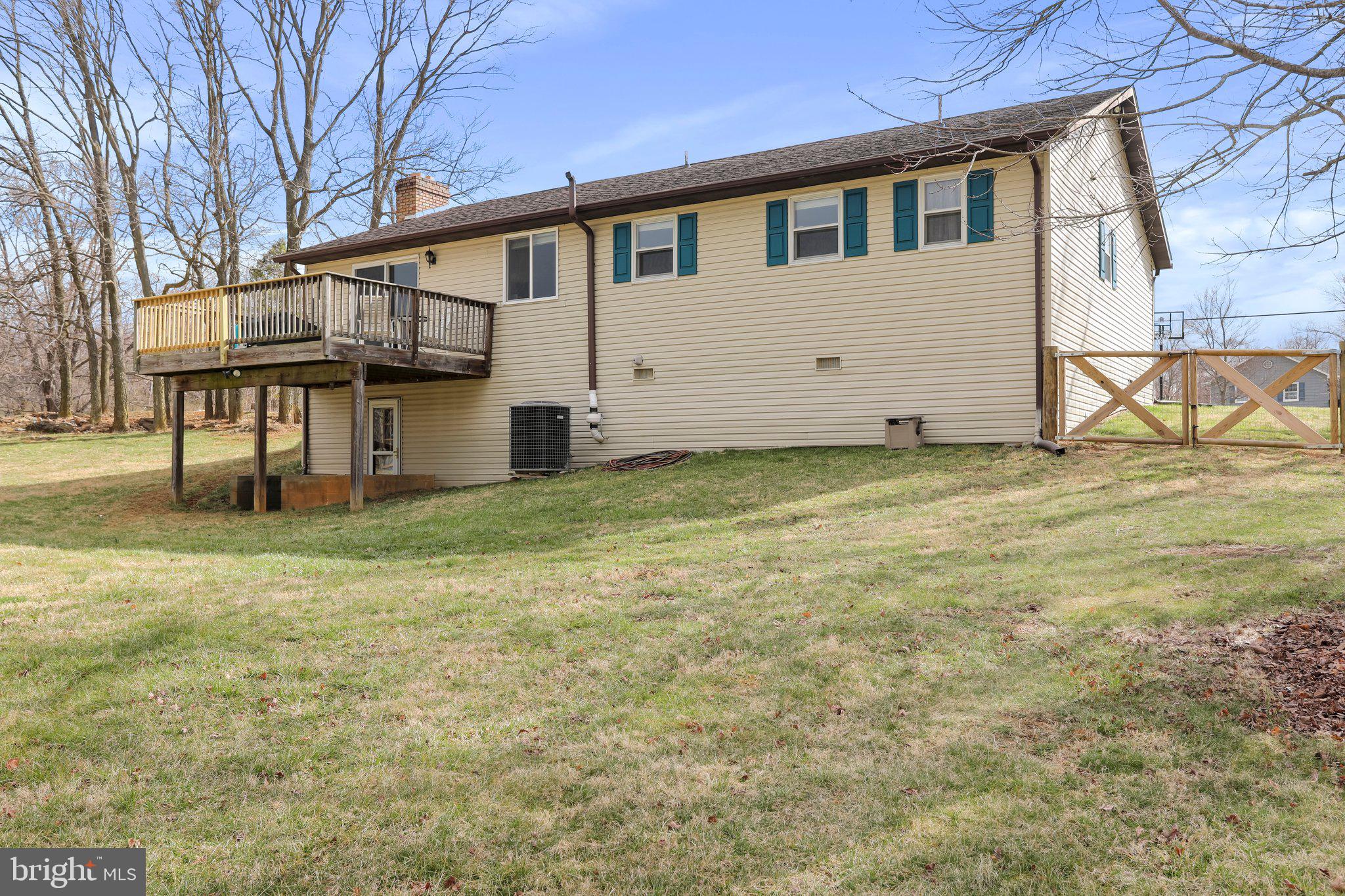 GOLDEN MEADOWS - Residential