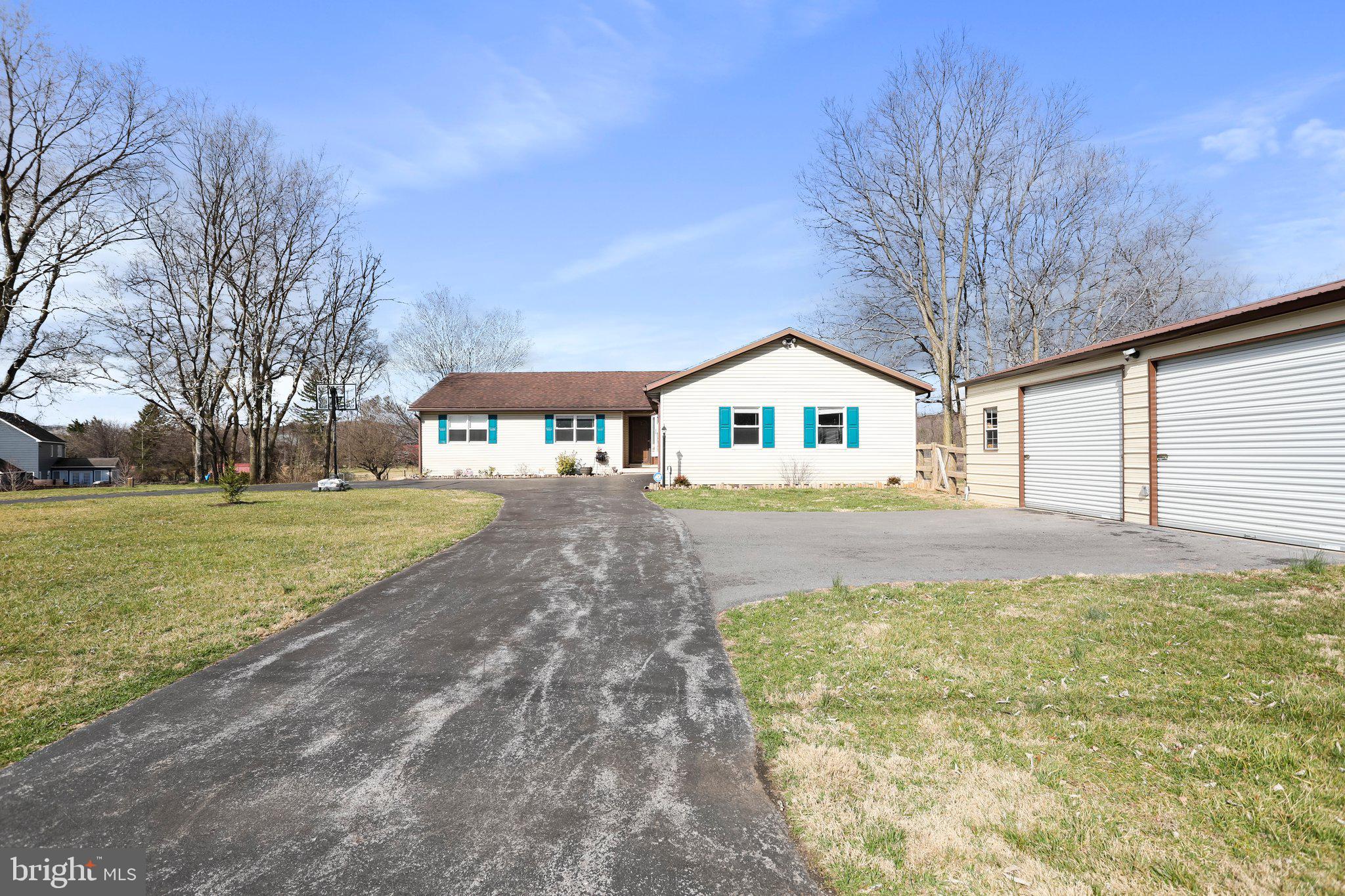 GOLDEN MEADOWS - Residential