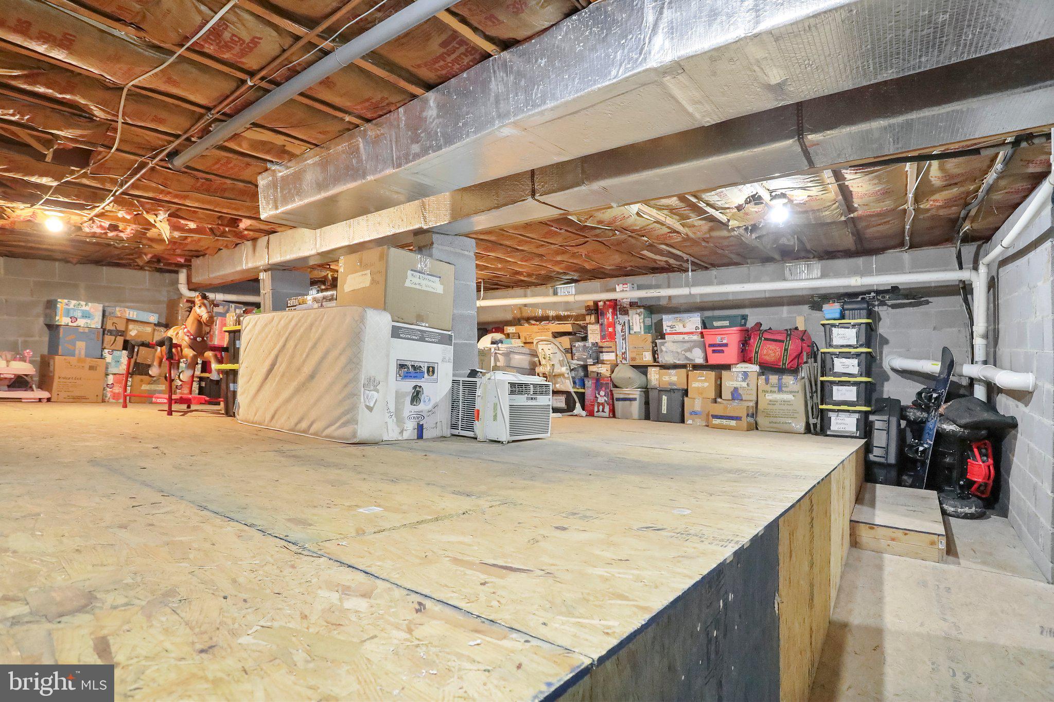 GOLDEN MEADOWS - Residential