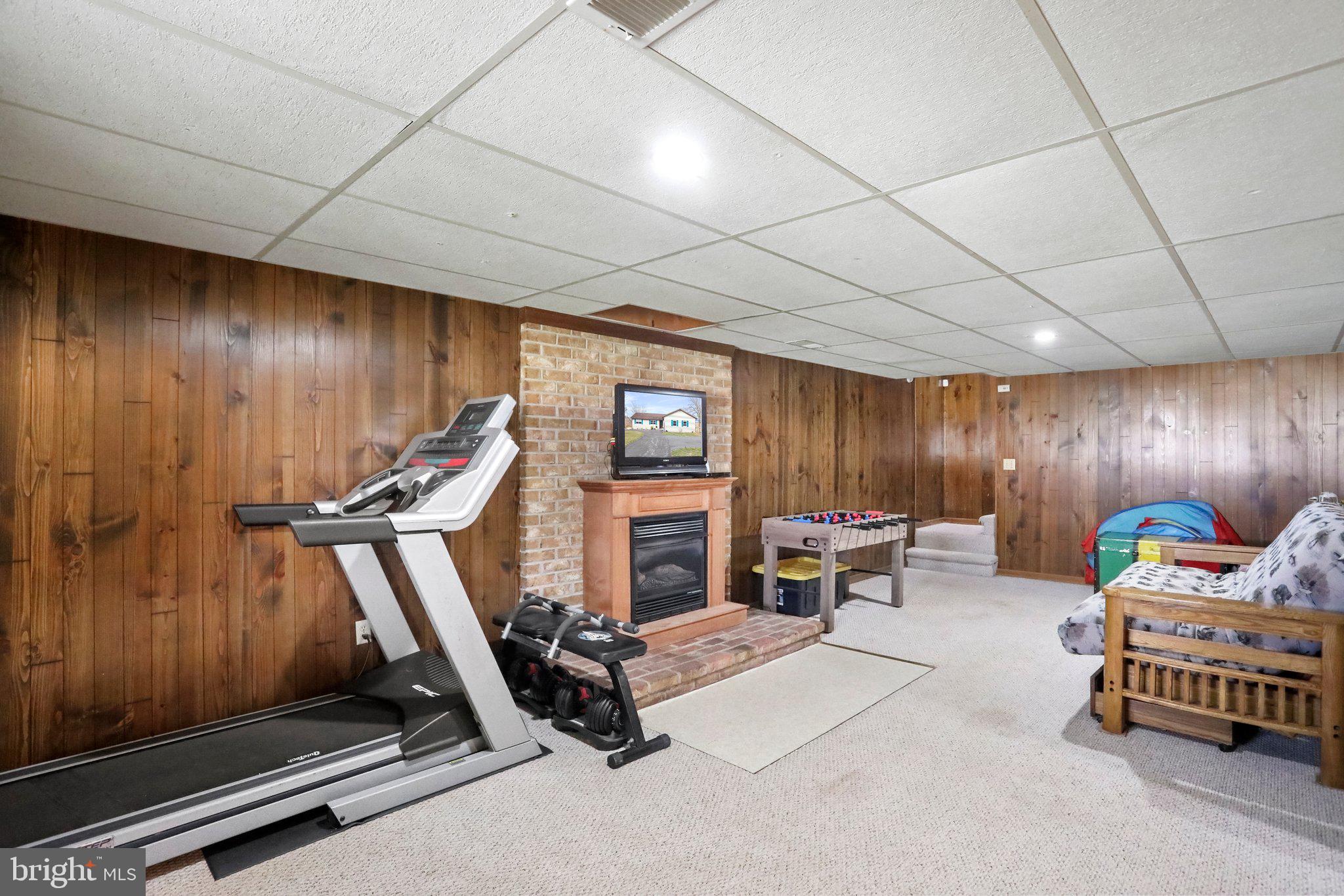 GOLDEN MEADOWS - Residential