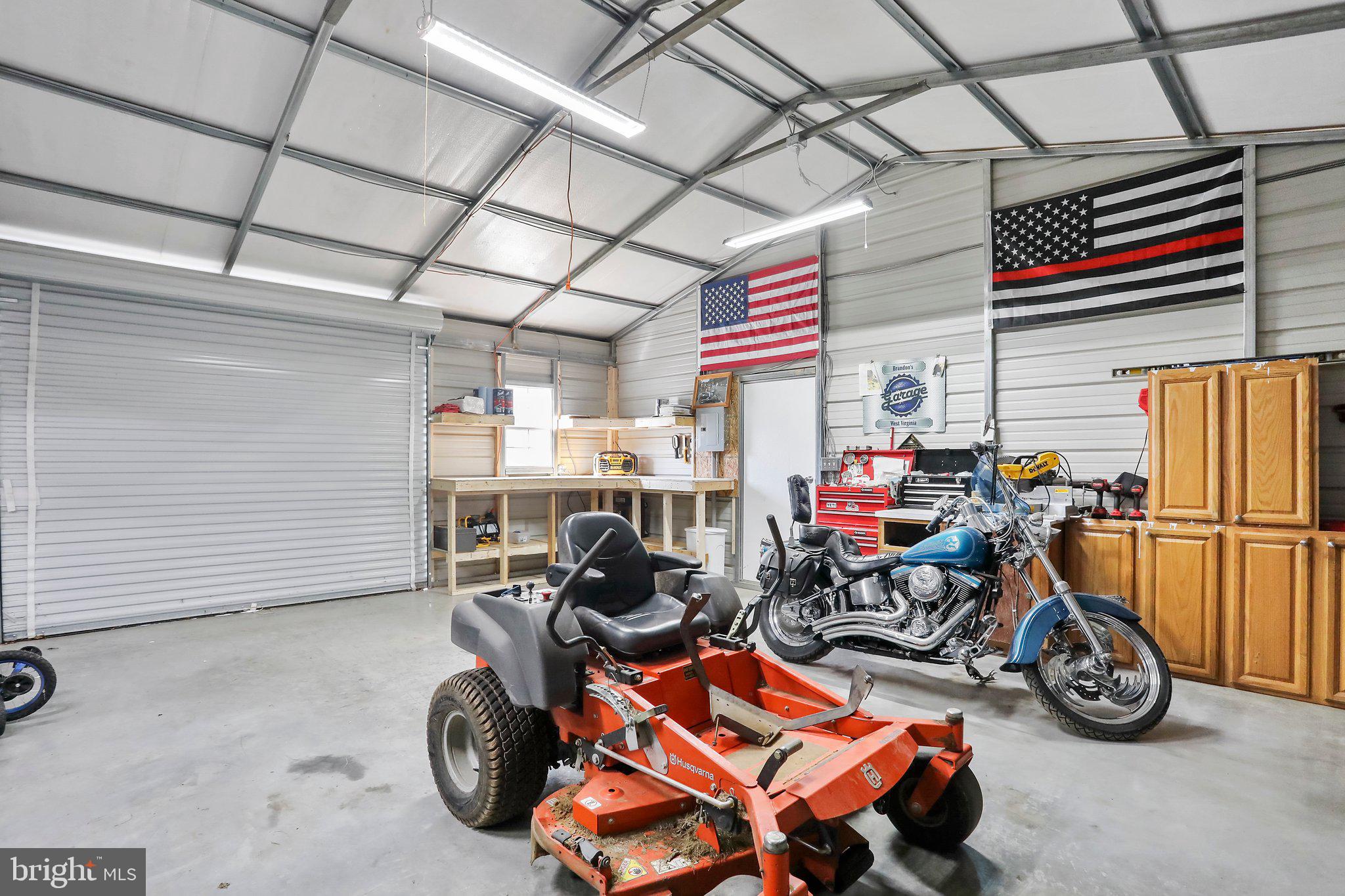 GOLDEN MEADOWS - Residential