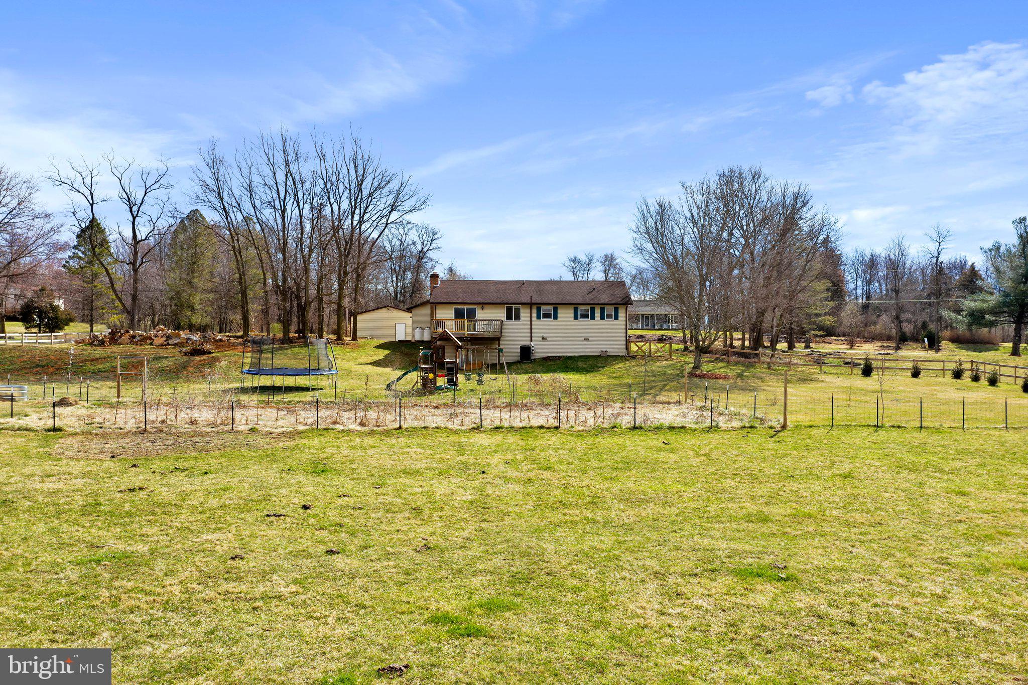 GOLDEN MEADOWS - Residential