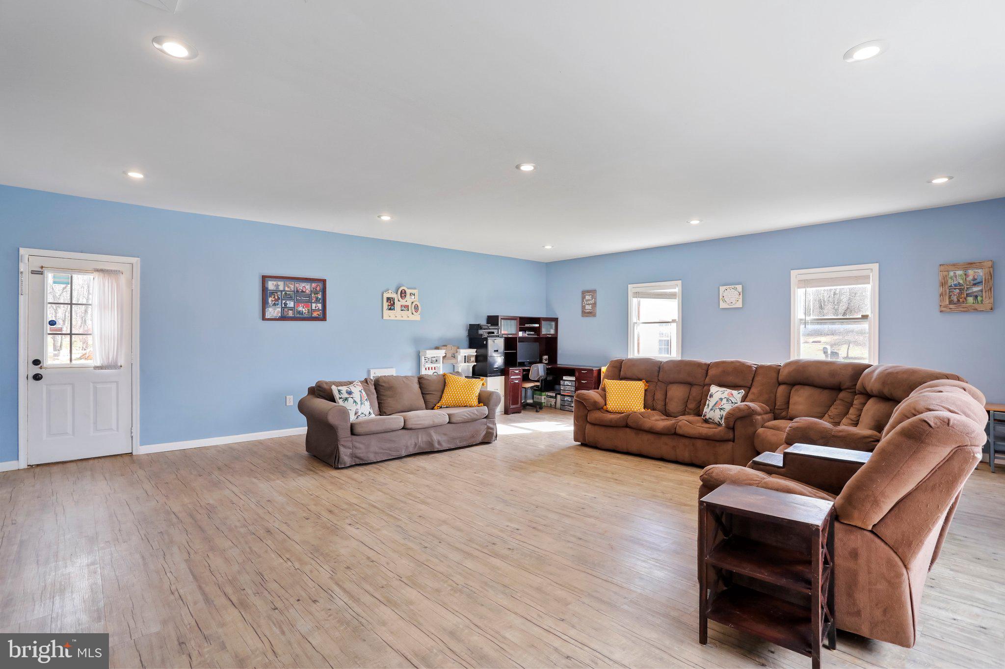 GOLDEN MEADOWS - Residential