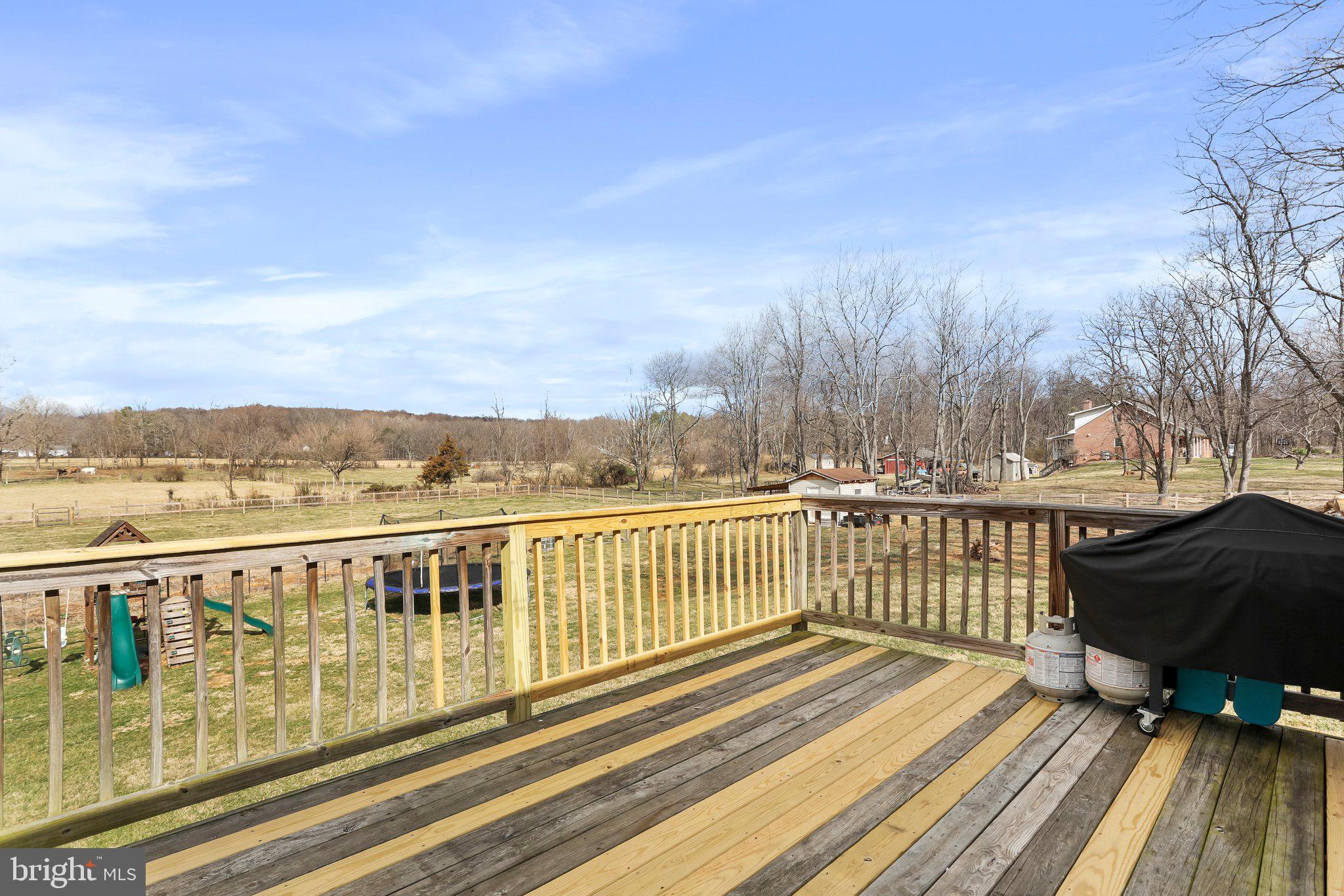 GOLDEN MEADOWS - Residential