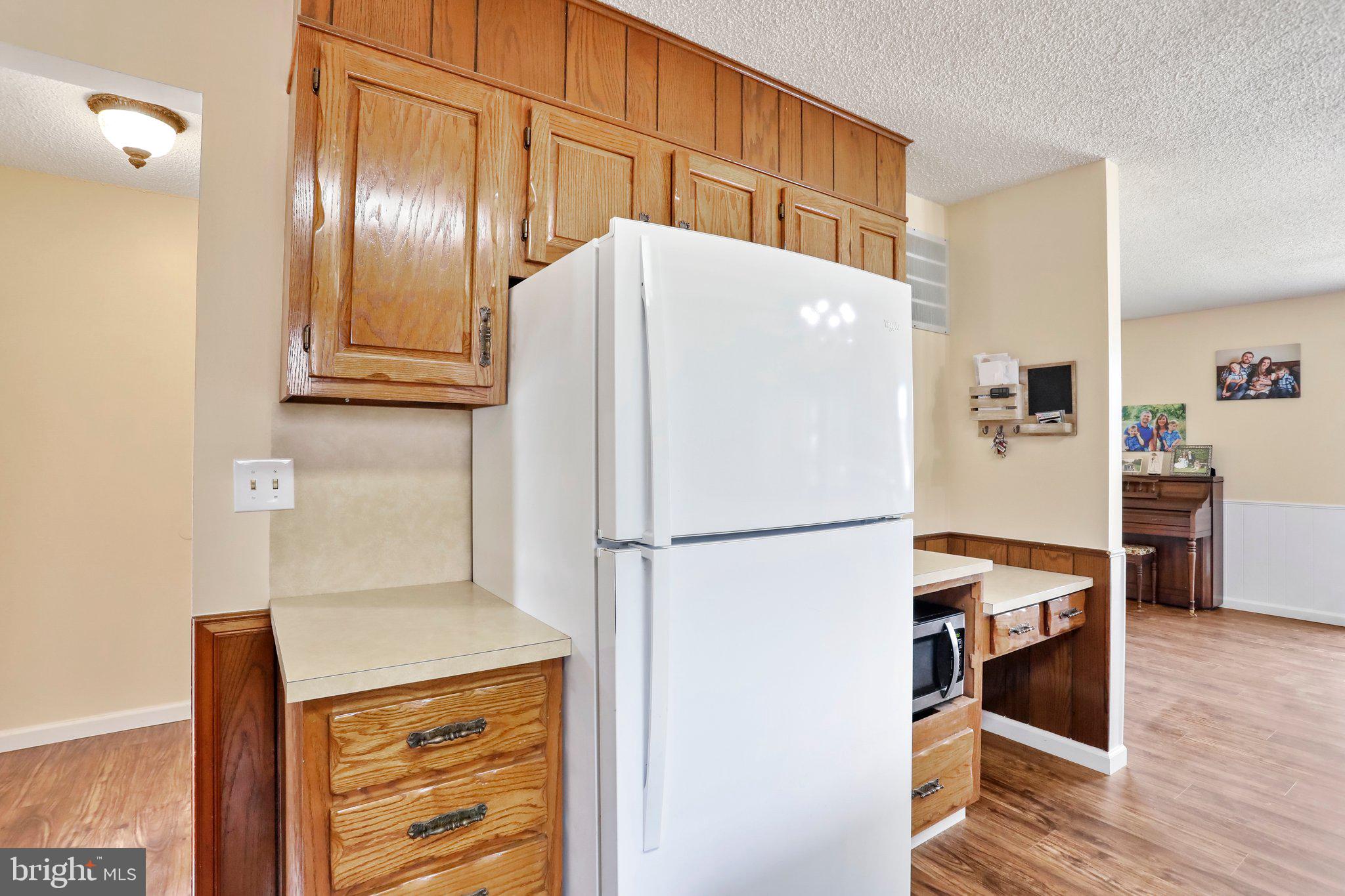 GOLDEN MEADOWS - Residential