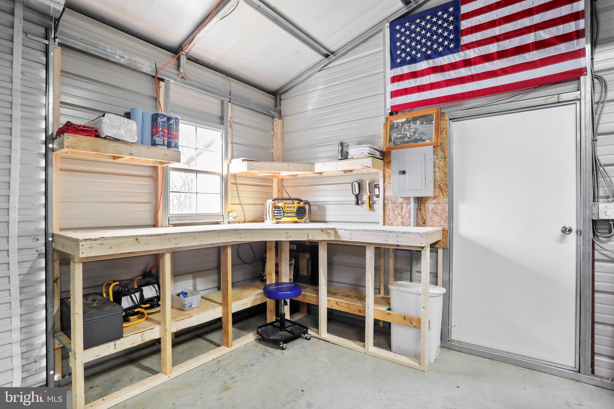 GOLDEN MEADOWS - Residential