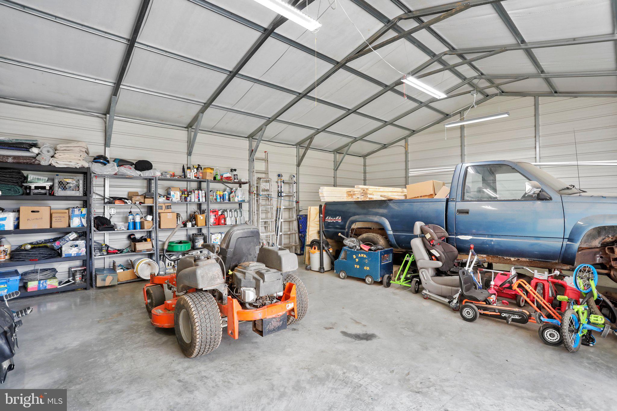 GOLDEN MEADOWS - Residential