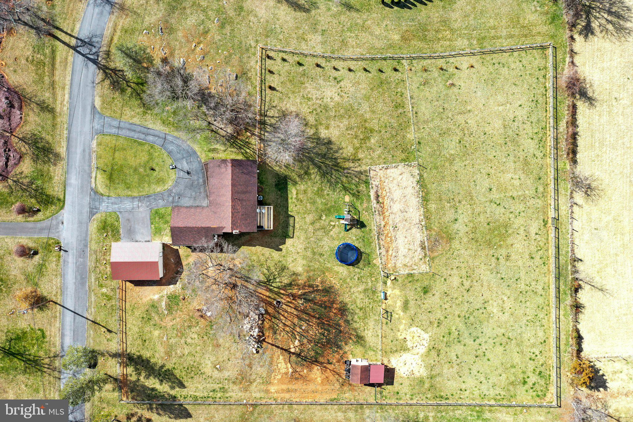 GOLDEN MEADOWS - Residential