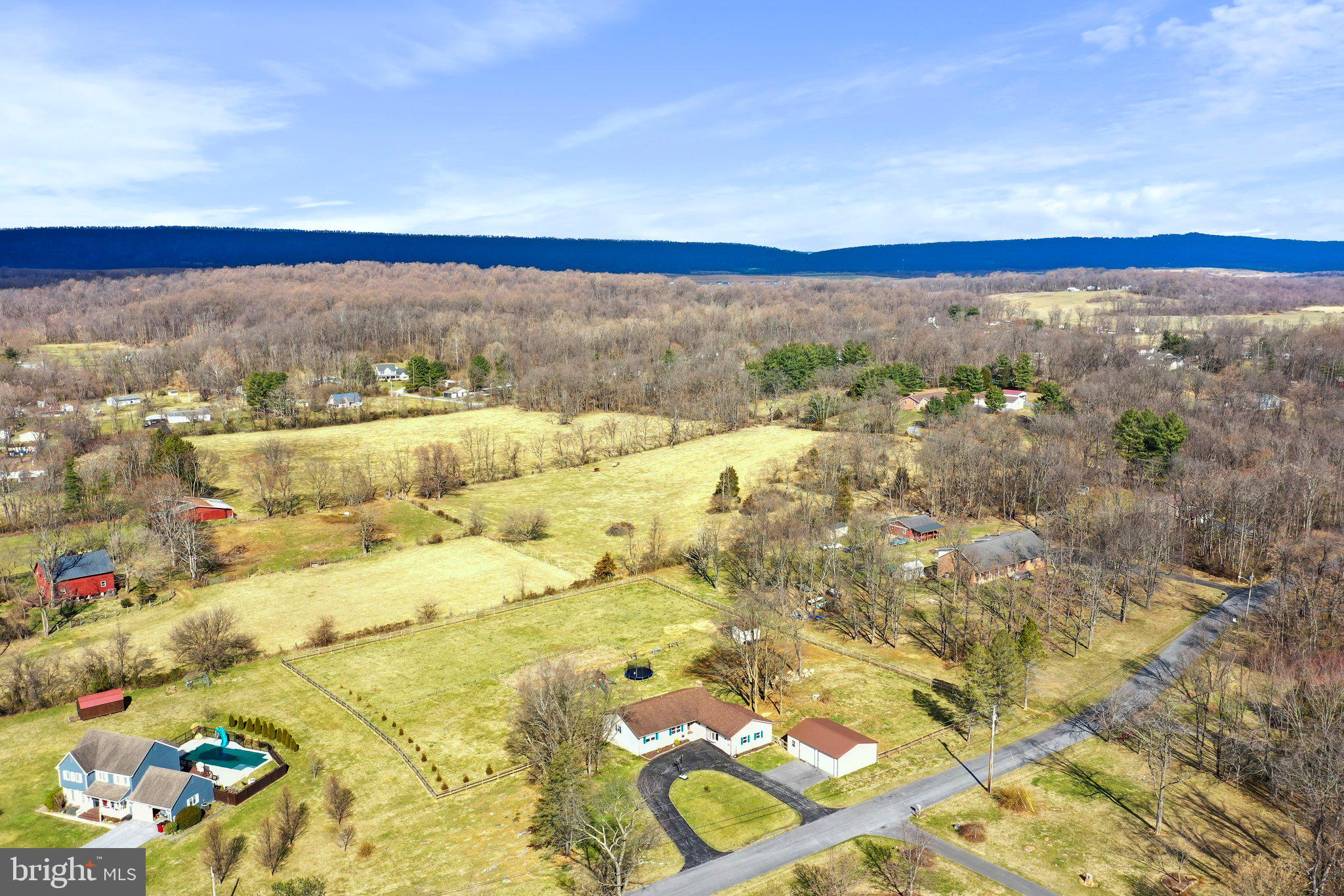 GOLDEN MEADOWS - Residential