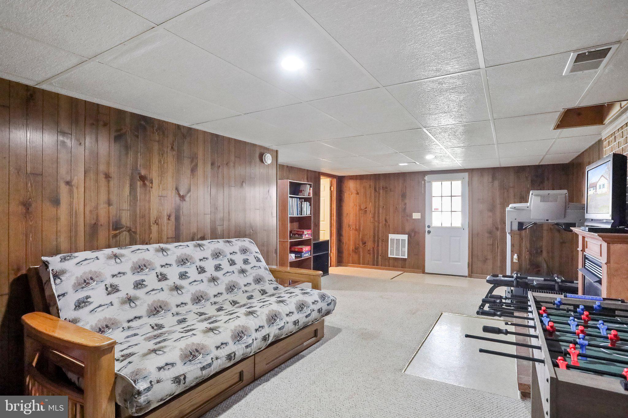 GOLDEN MEADOWS - Residential