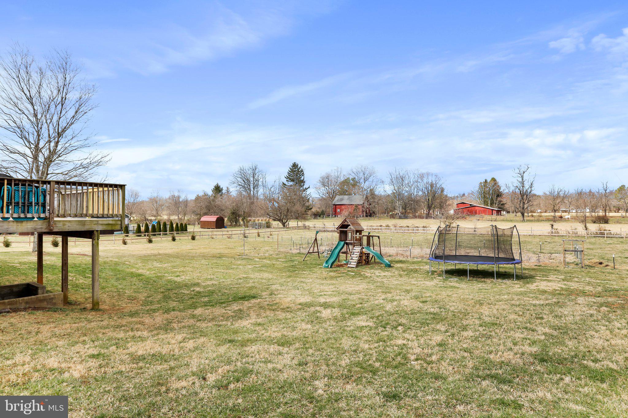 GOLDEN MEADOWS - Residential