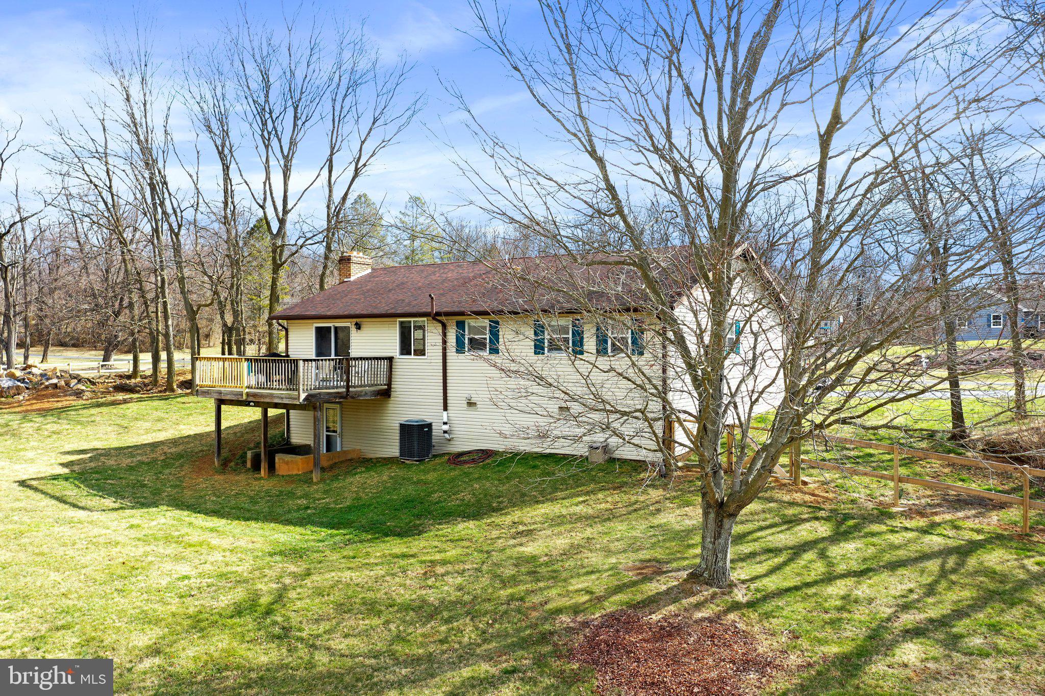 GOLDEN MEADOWS - Residential