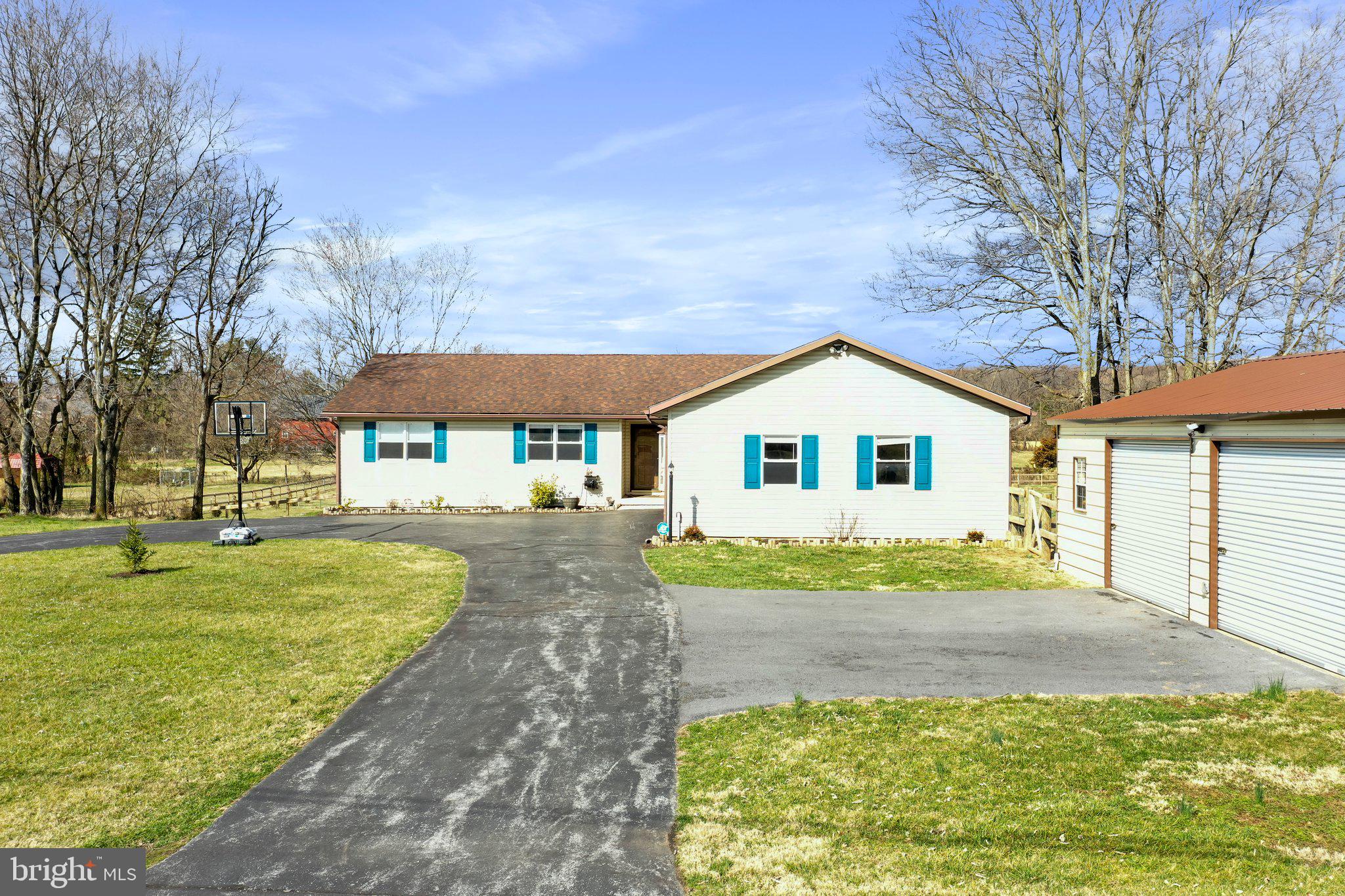 GOLDEN MEADOWS - Residential