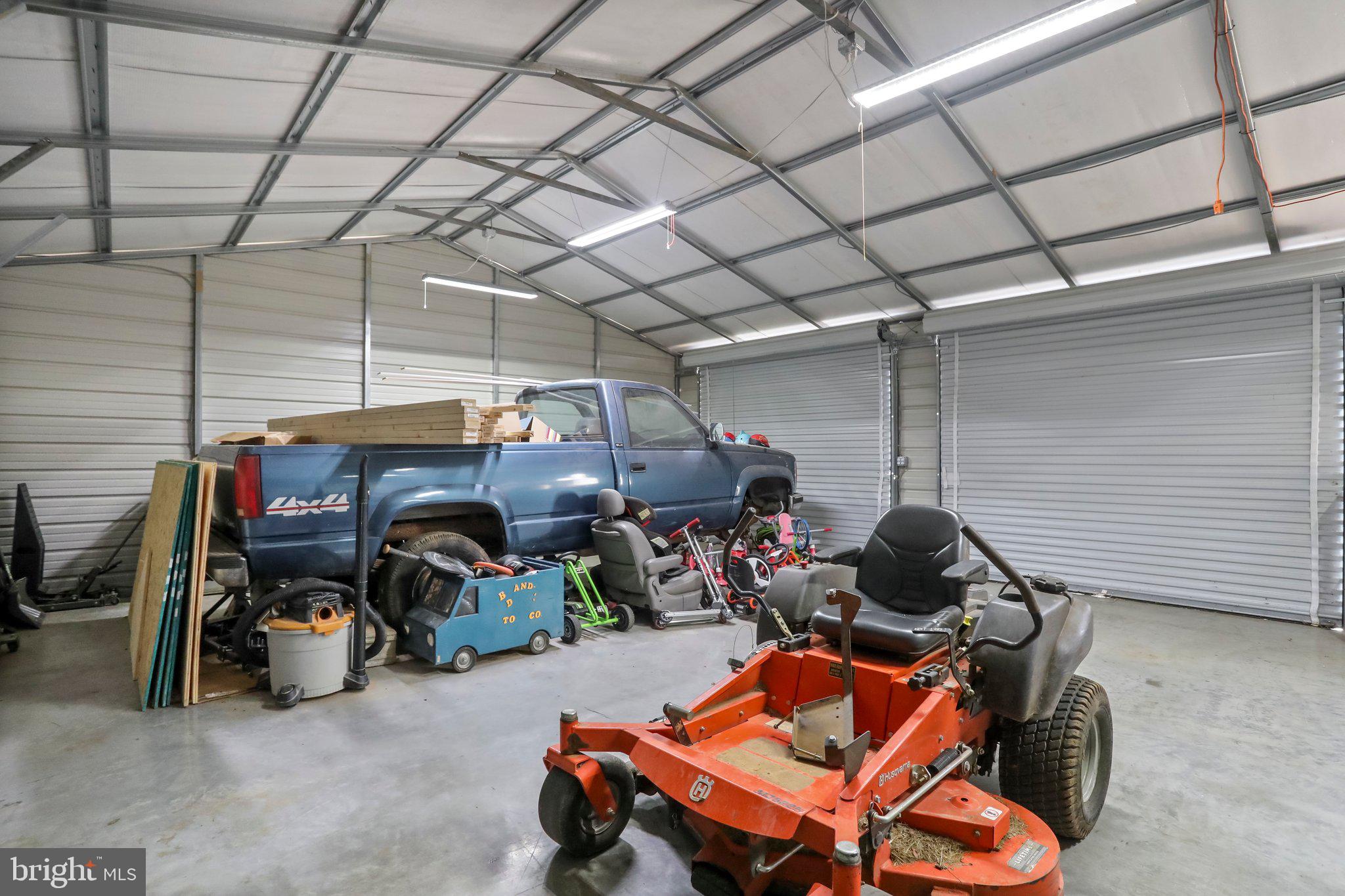 GOLDEN MEADOWS - Residential