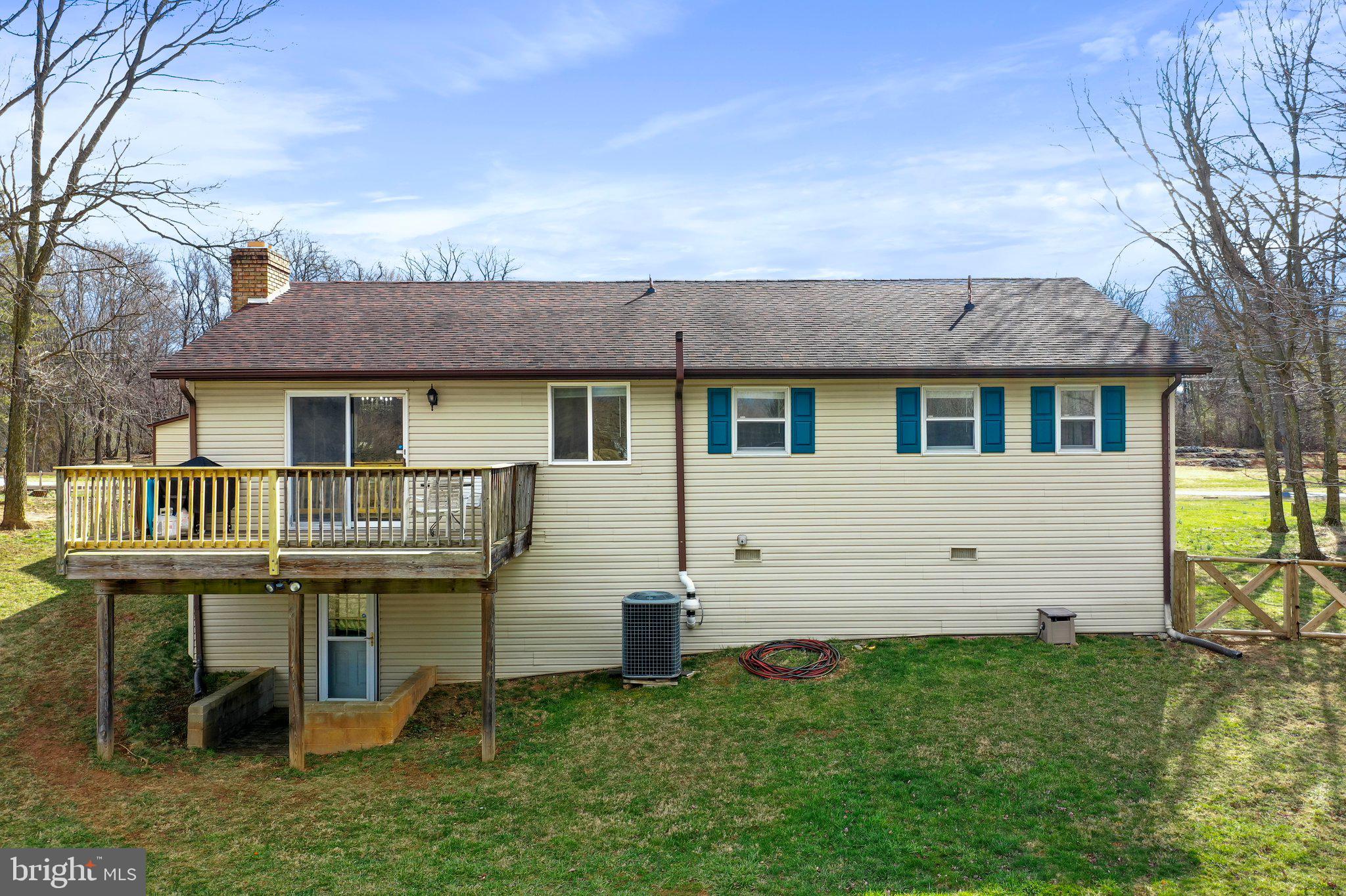 GOLDEN MEADOWS - Residential