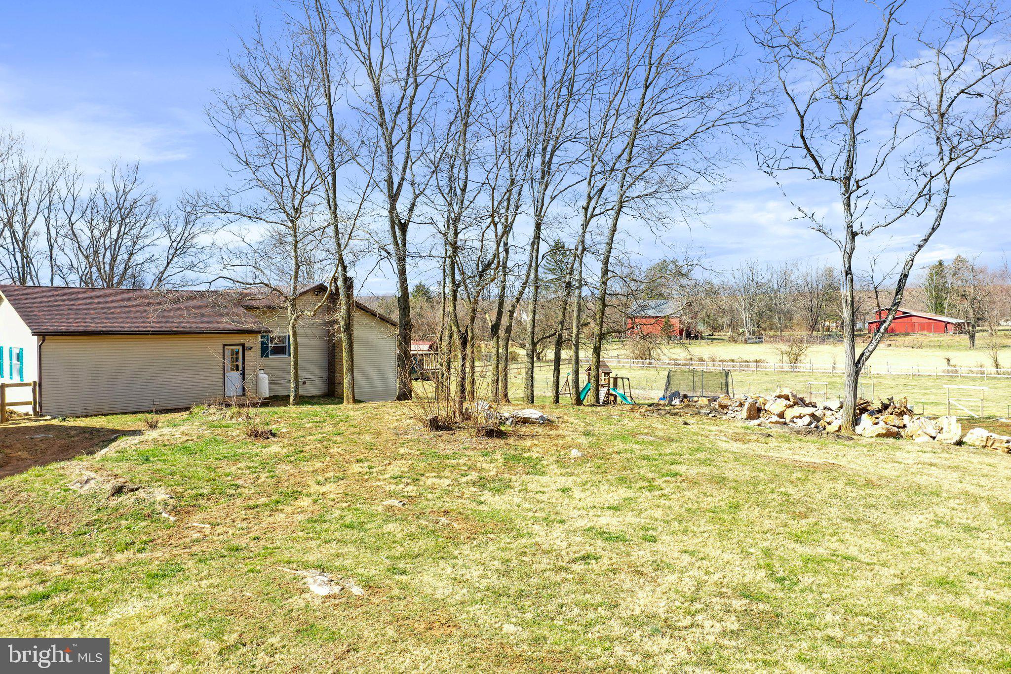 GOLDEN MEADOWS - Residential